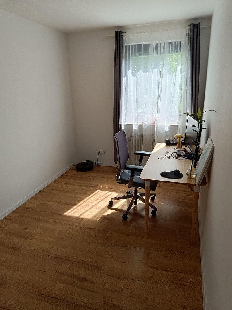 Pronájem bytu 3+1 90 m², Höfener Str. 142, Nürnberg, Bavorsko Pronájem bytu 3+1 90 m², Höfener Str. 142, Nürnberg, Bavorsko