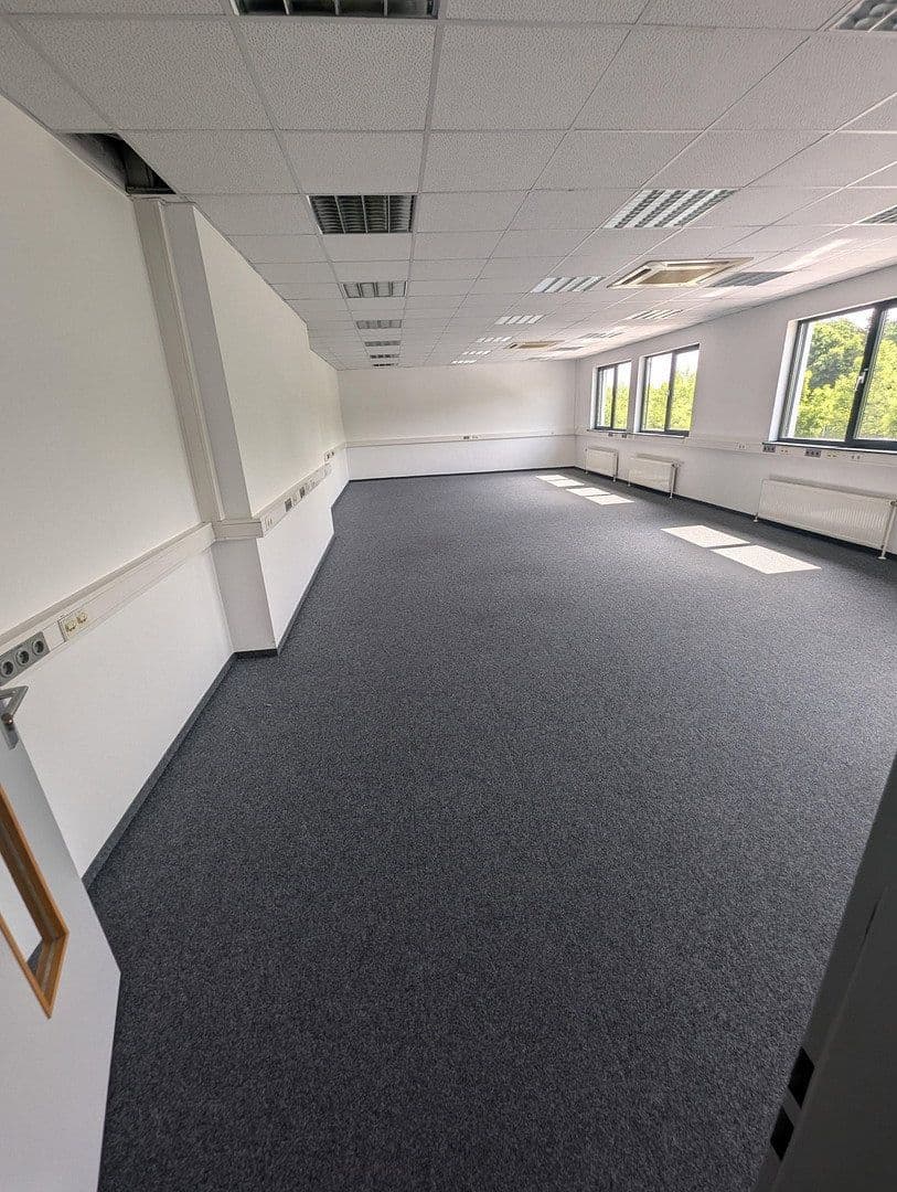 Pronájem kanceláře 3.300 m², Pascalstr. 1, Ingolstadt, Bavorsko Pronájem kanceláře 3.300 m², Pascalstr. 1, Ingolstadt, Bavorsko