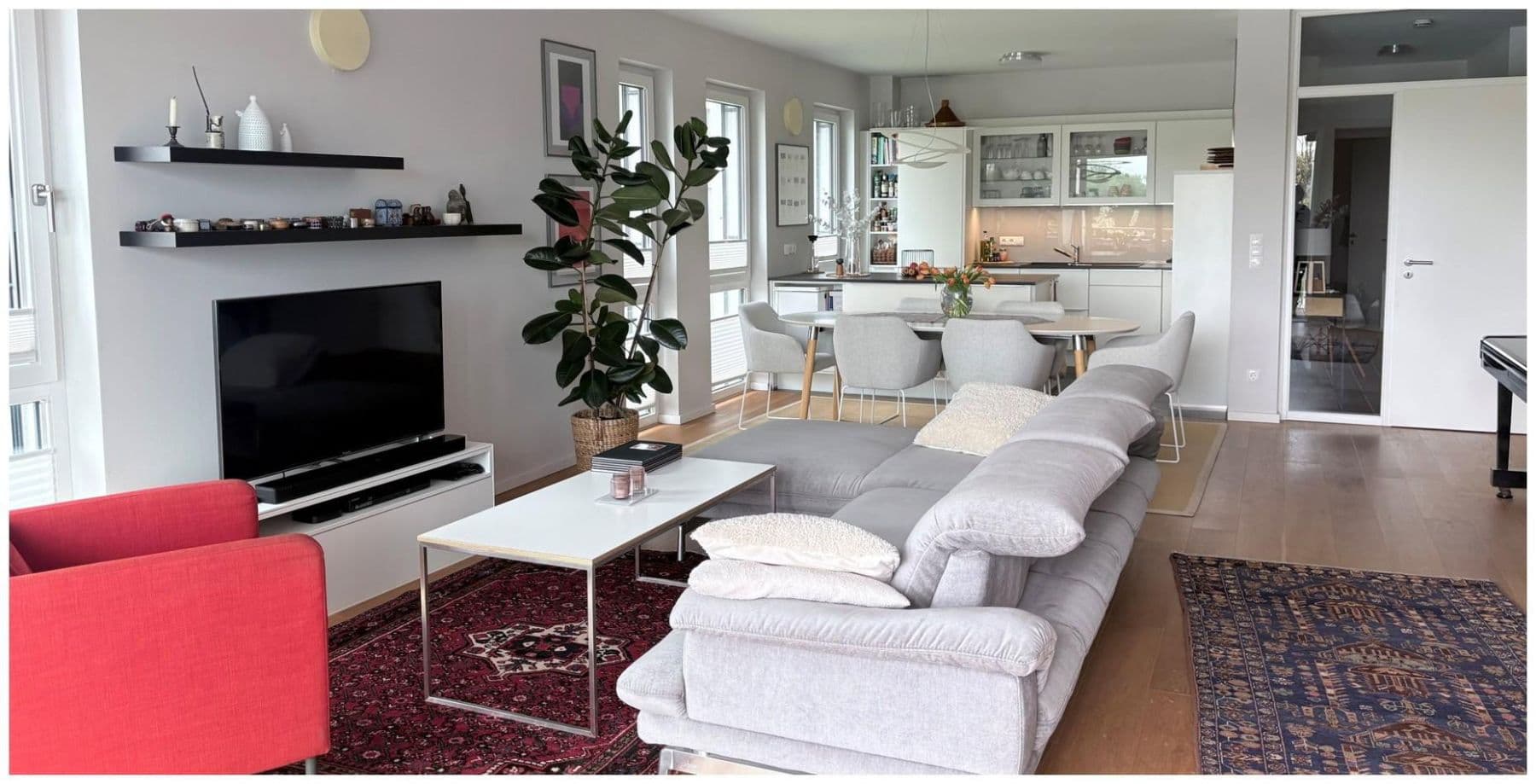 Prodej bytu 4+1 144 m², Bremen, Bremen Prodej bytu 4+1 144 m², Bremen, Bremen