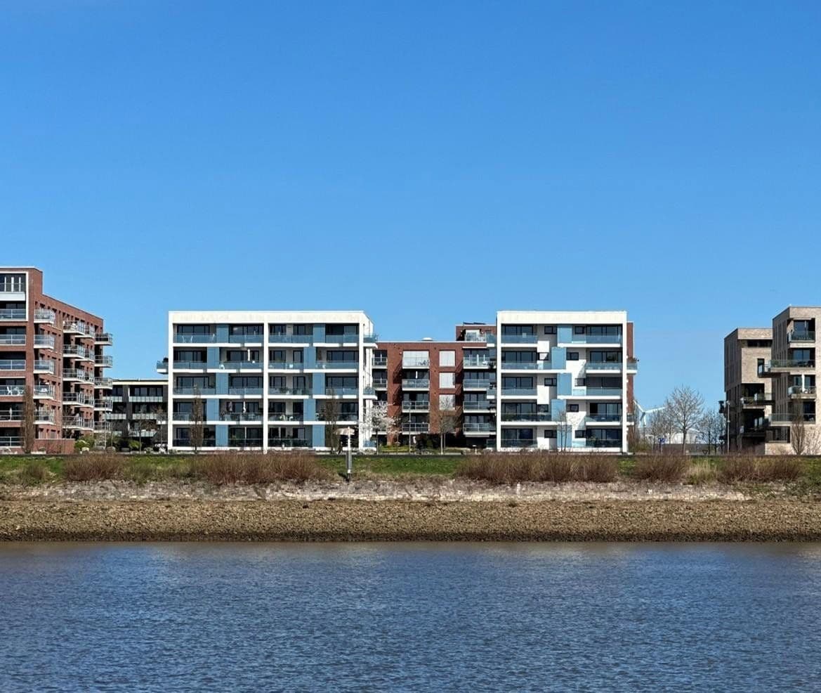 Prodej bytu 4+1 144 m², Bremen, Bremen Prodej bytu 4+1 144 m², Bremen, Bremen