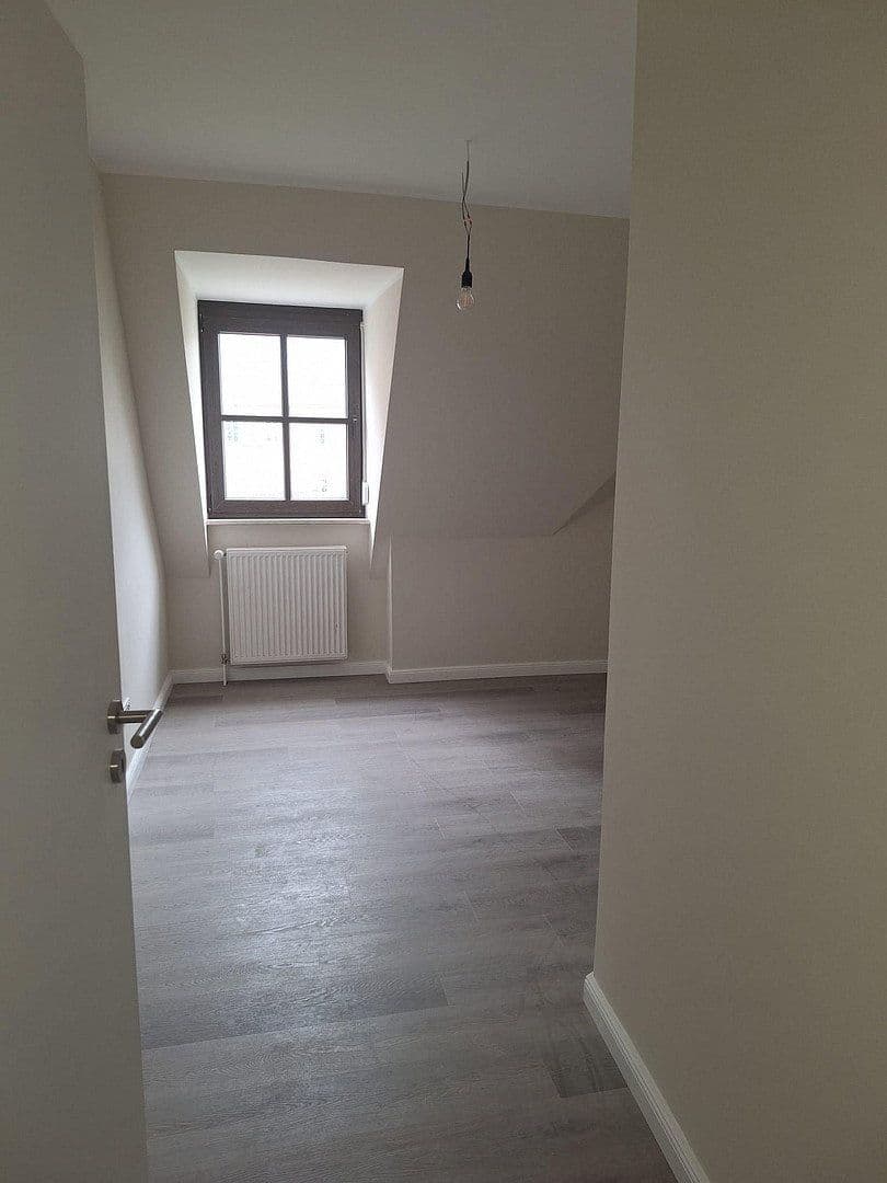 Pronájem bytu 3+1 76 m², Schmidtstraße 12, Rüdesheim am Rhein, Hessen Pronájem bytu 3+1 76 m², Schmidtstraße 12, Rüdesheim am Rhein, Hessen