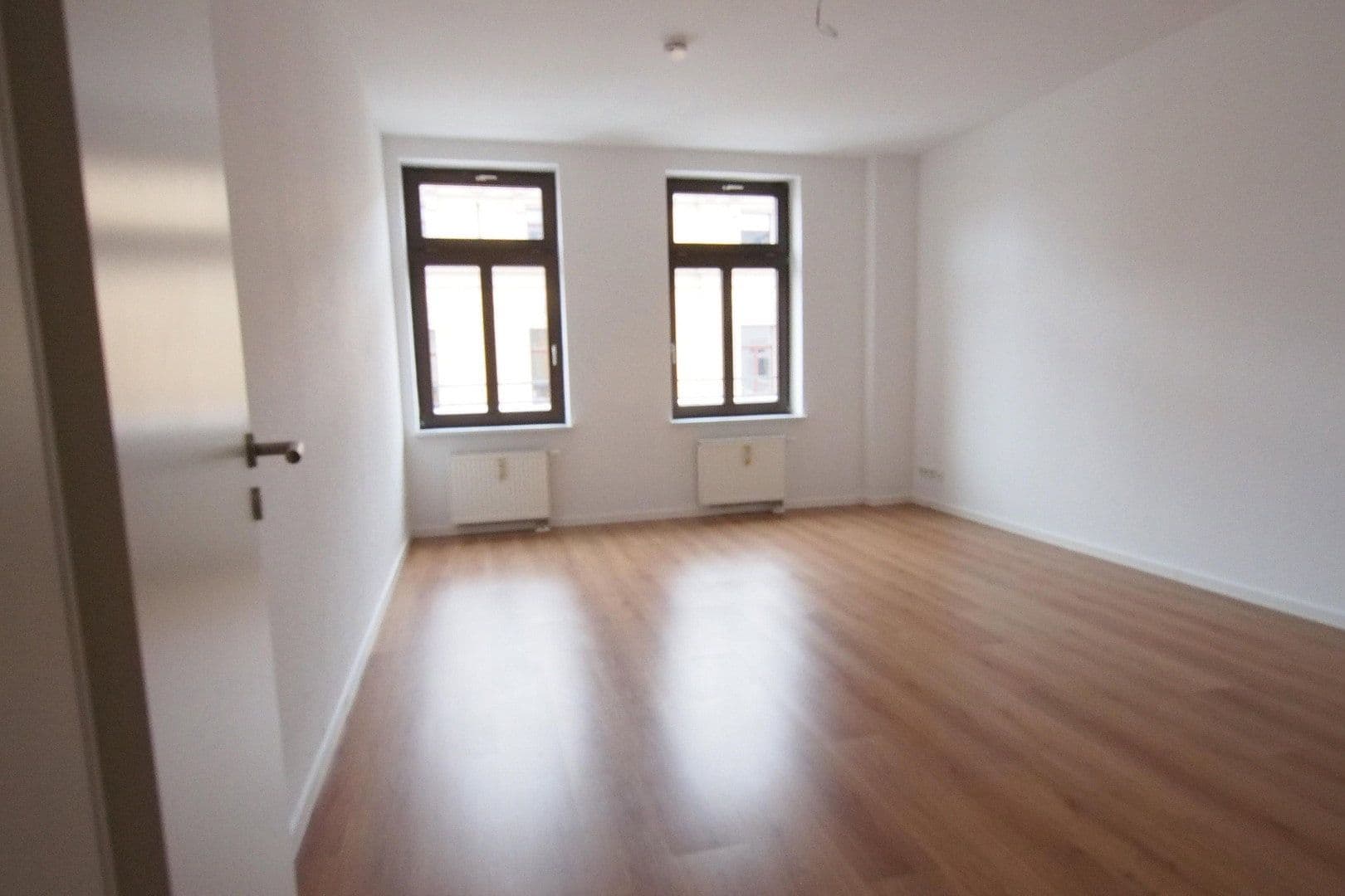 Pronájem bytu 3+1 83 m², Thomasiusstraße 40, Halle, Sasko-Anhaltsko Pronájem bytu 3+1 83 m², Thomasiusstraße 40, Halle, Sasko-Anhaltsko