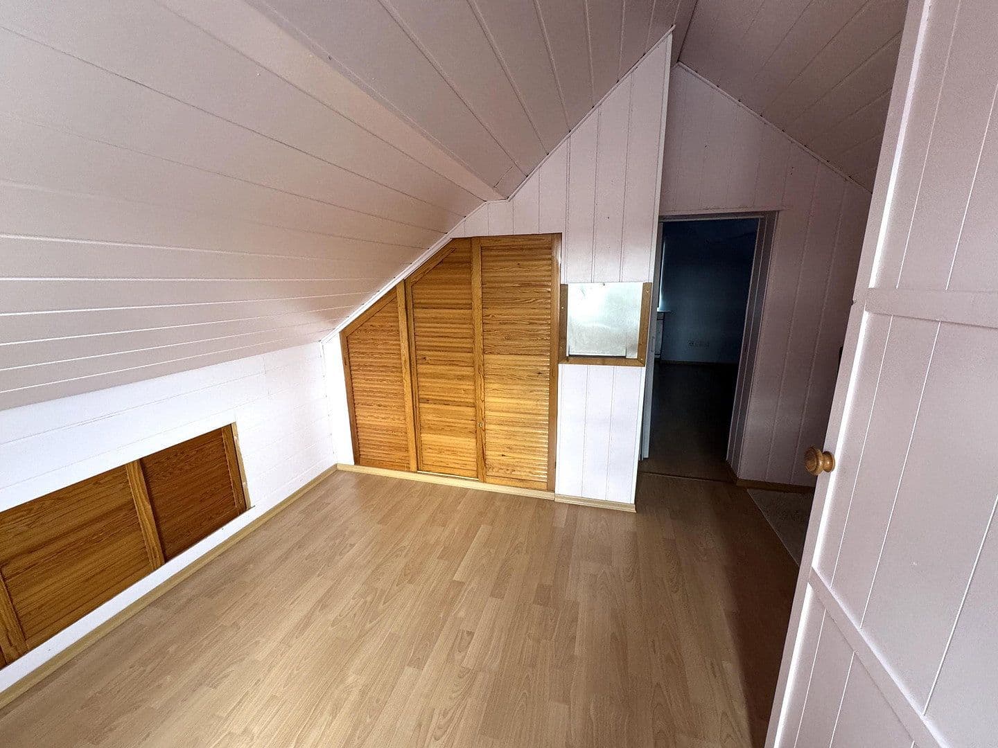 Prodej domu 124 m², pozemek 339 m², Karbachstr. 2, Neuwied, Porýní-Falc Prodej domu 124 m², pozemek 339 m², Karbachstr. 2, Neuwied, Porýní-Falc