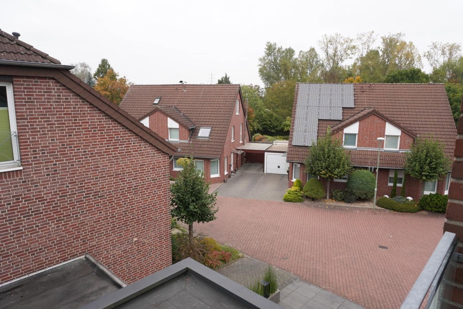 Prodej domu 147 m², pozemek 303 m², Gladbacher Straße 280, Neuss, Severní Porýní-Vestfálsko Prodej domu 147 m², pozemek 303 m², Gladbacher Straße 280, Neuss, Severní Porýní-Vestfálsko