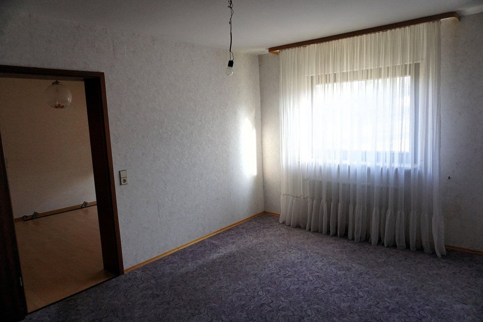 Prodej domu 162 m², pozemek 932 m², Bruchsal, Bádensko-Württembersko Prodej domu 162 m², pozemek 932 m², Bruchsal, Bádensko-Württembersko