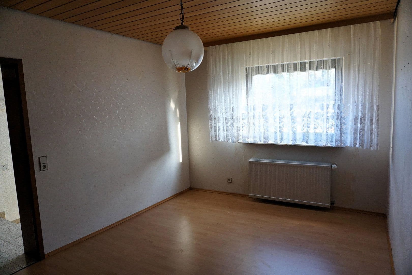 Prodej domu 162 m², pozemek 932 m², Bruchsal, Bádensko-Württembersko Prodej domu 162 m², pozemek 932 m², Bruchsal, Bádensko-Württembersko