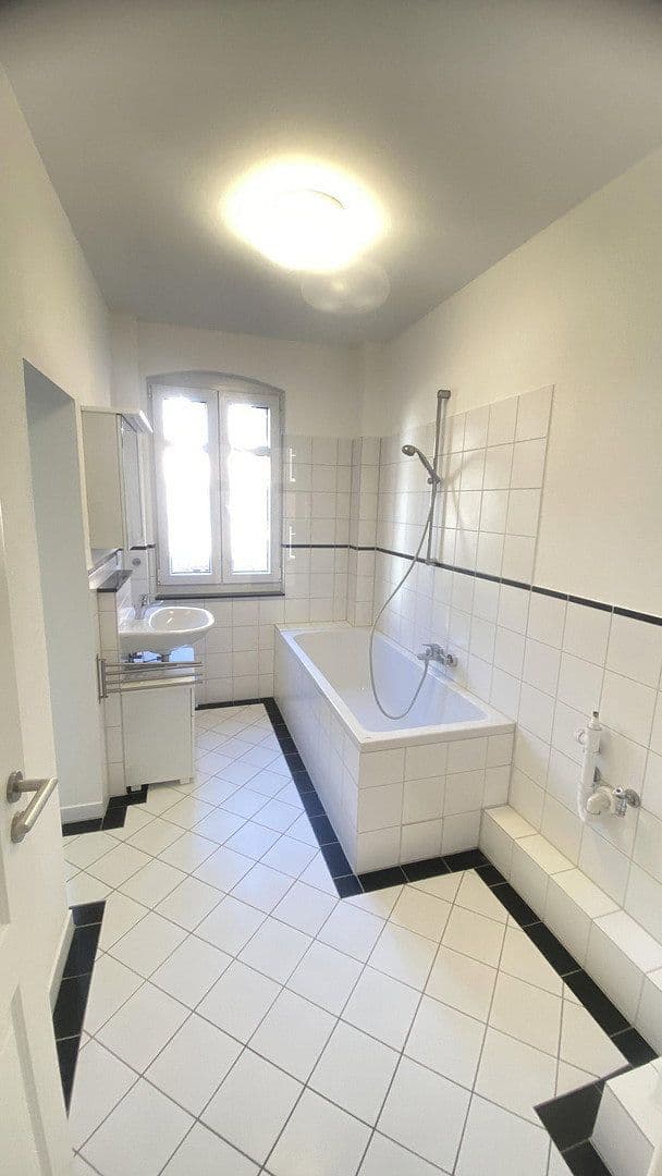 Pronájem bytu 3+1 60 m², Reichstr. 0, Nürnberg, Bavorsko Pronájem bytu 3+1 60 m², Reichstr. 0, Nürnberg, Bavorsko