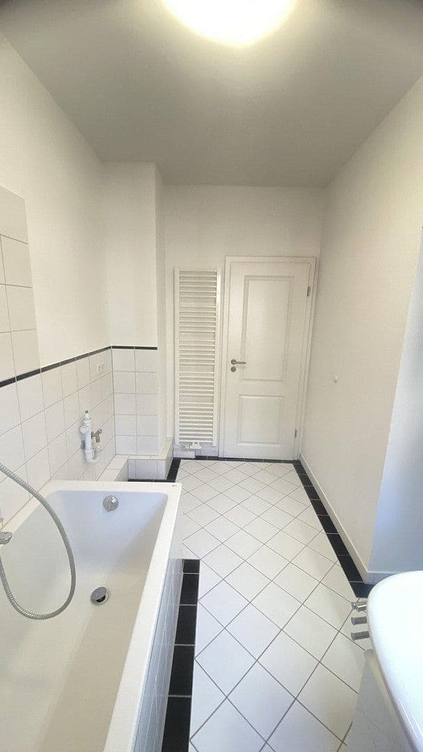 Pronájem bytu 3+1 60 m², Reichstr. 0, Nürnberg, Bavorsko Pronájem bytu 3+1 60 m², Reichstr. 0, Nürnberg, Bavorsko