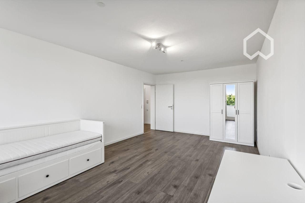 Pronájem bytu 1+1 80 m², Haunstetter Str 95, Augsburg, Bavorsko Pronájem bytu 1+1 80 m², Haunstetter Str 95, Augsburg, Bavorsko