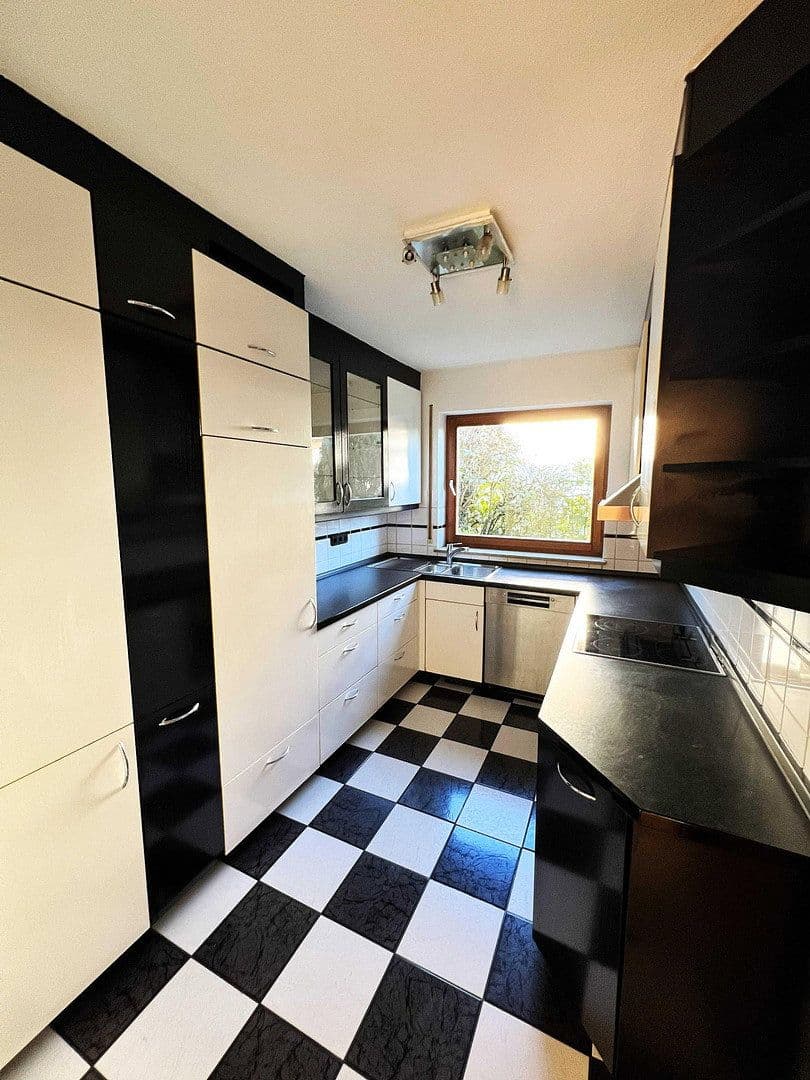 Prodej domu 151 m², pozemek 212 m², Schorndorf, Bádensko-Württembersko Prodej domu 151 m², pozemek 212 m², Schorndorf, Bádensko-Württembersko
