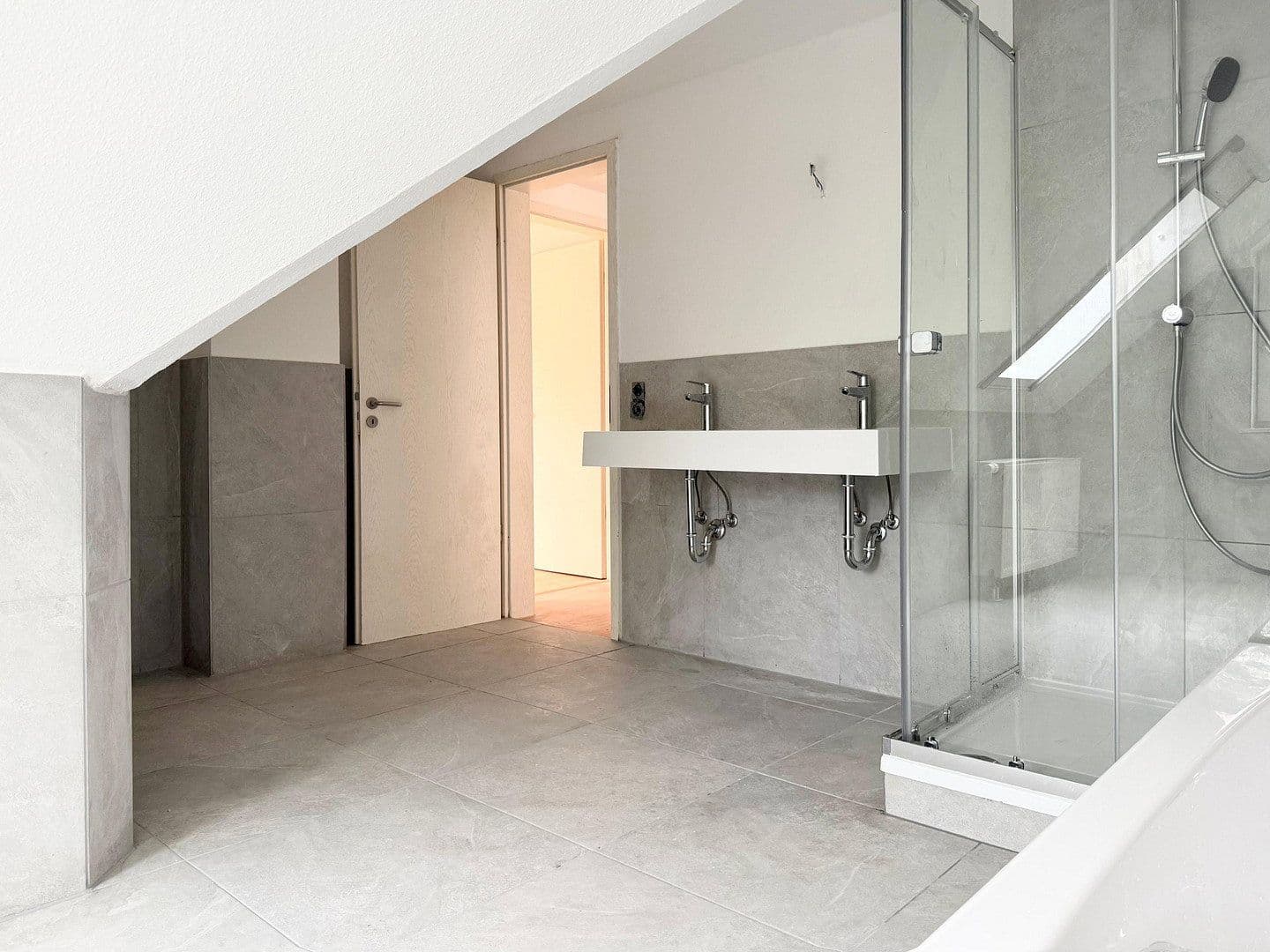 Pronájem bytu 4+1 91 m², Wernsdorfer Straße 7, Berlin Schmöckwitz, Berlín Pronájem bytu 4+1 91 m², Wernsdorfer Straße 7, Berlin Schmöckwitz, Berlín