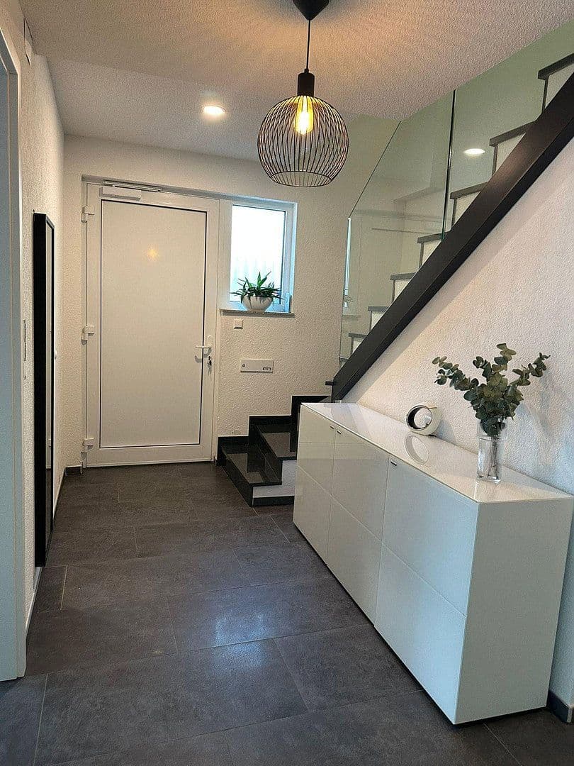 Prodej domu 154 m², pozemek 450 m², Nürtingen, Bádensko-Württembersko Prodej domu 154 m², pozemek 450 m², Nürtingen, Bádensko-Württembersko