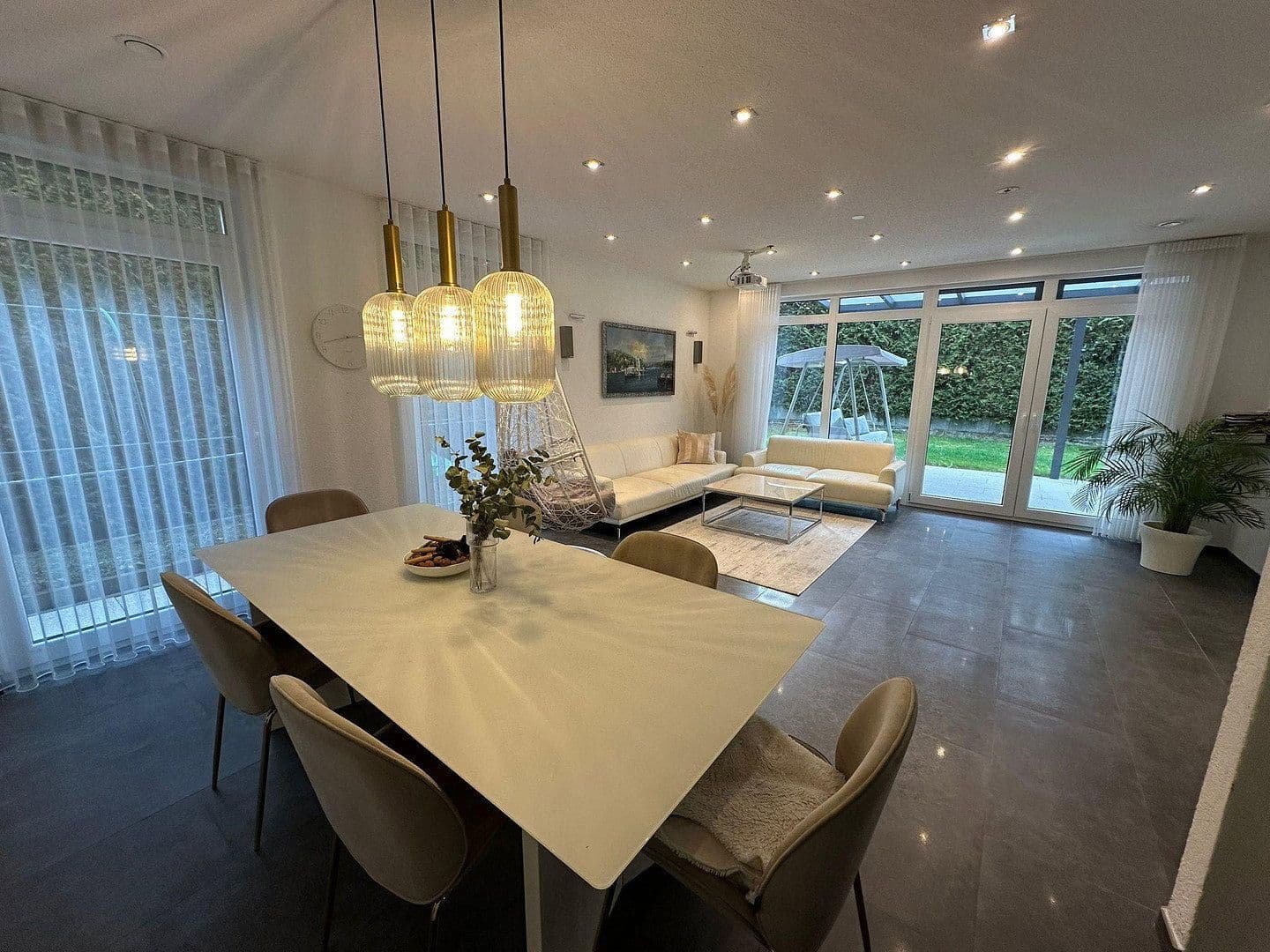 Prodej domu 154 m², pozemek 450 m², Nürtingen, Bádensko-Württembersko Prodej domu 154 m², pozemek 450 m², Nürtingen, Bádensko-Württembersko