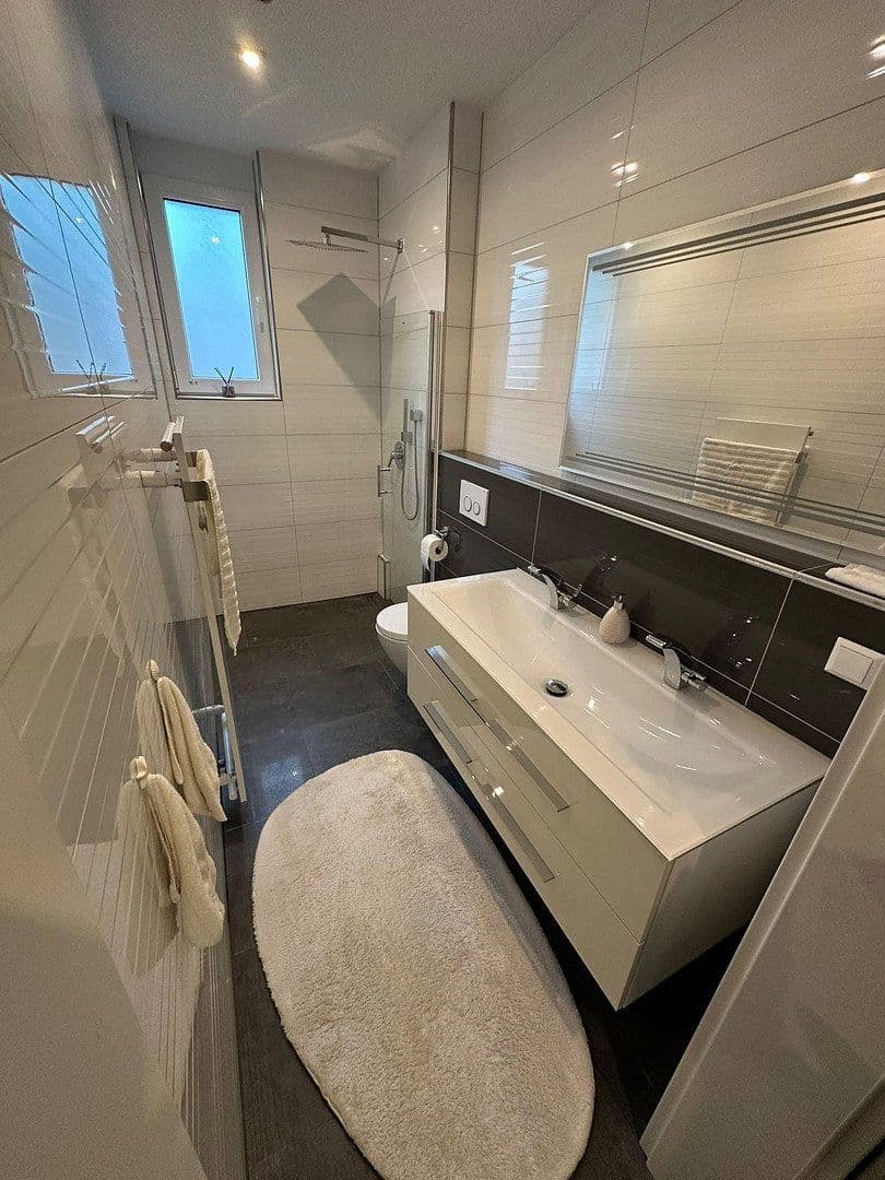 Prodej domu 154 m², pozemek 450 m², Nürtingen, Bádensko-Württembersko Prodej domu 154 m², pozemek 450 m², Nürtingen, Bádensko-Württembersko