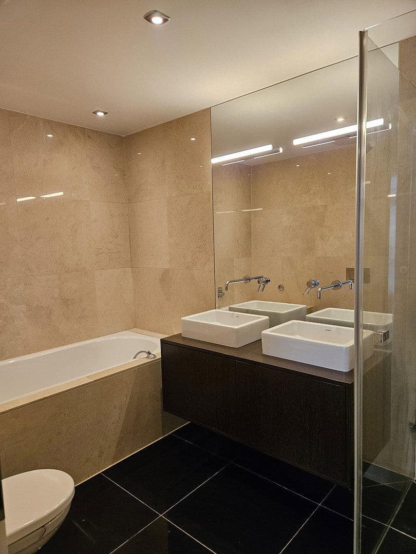 Prodej bytu 4+1 130 m², Neue Grünstraße 2, Berlin, Berlín Prodej bytu 4+1 130 m², Neue Grünstraße 2, Berlin, Berlín