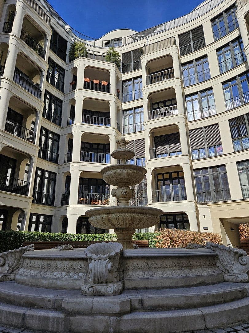 Prodej bytu 4+1 130 m², Neue Grünstraße 2, Berlin, Berlín Prodej bytu 4+1 130 m², Neue Grünstraße 2, Berlin, Berlín