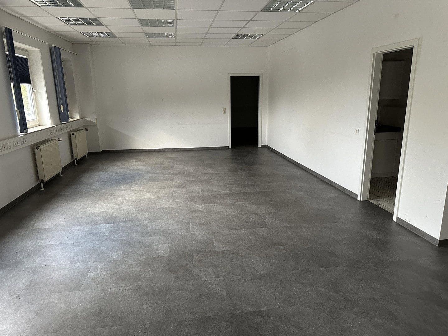 Pronájem nebytového prostoru 2.100 m², Bayreuth, Bavorsko Pronájem nebytového prostoru 2.100 m², Bayreuth, Bavorsko