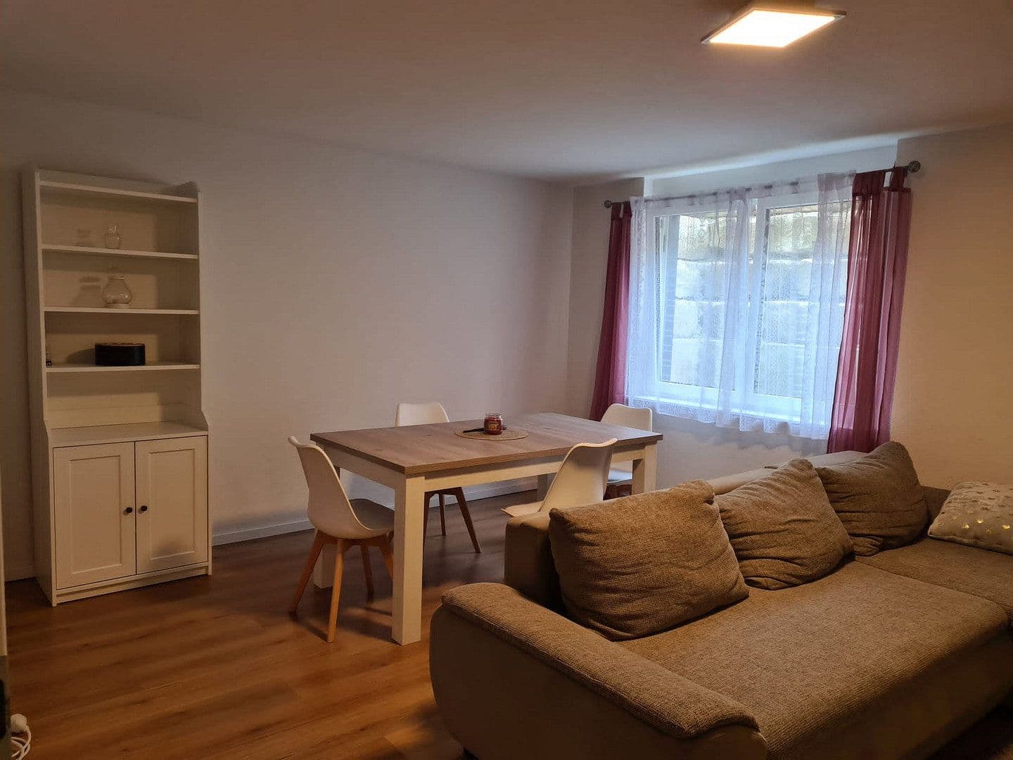 Pronájem bytu 2+1 55 m², Holzgerlingen, Bádensko-Württembersko Pronájem bytu 2+1 55 m², Holzgerlingen, Bádensko-Württembersko