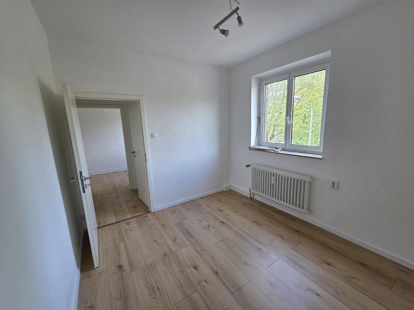 Pronájem bytu 2+1 43 m², Hülser Str. 169, Krefeld, Severní Porýní-Vestfálsko Pronájem bytu 2+1 43 m², Hülser Str. 169, Krefeld, Severní Porýní-Vestfálsko