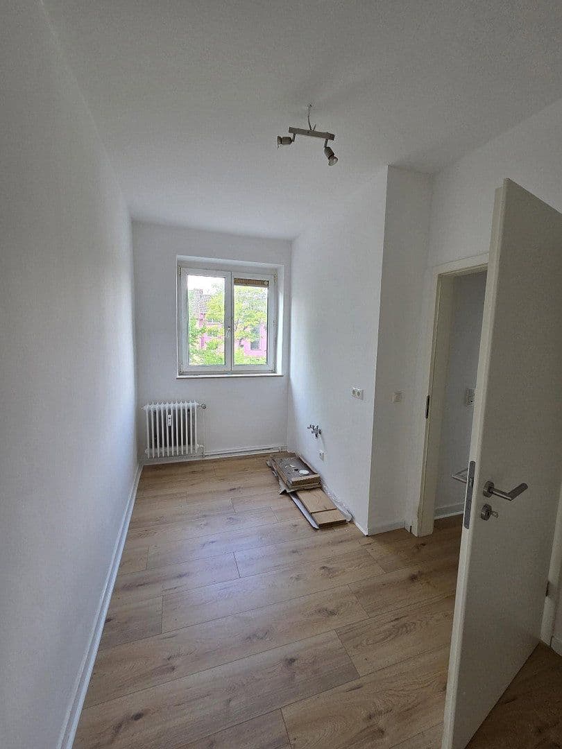 Pronájem bytu 2+1 43 m², Hülser Str. 169, Krefeld, Severní Porýní-Vestfálsko Pronájem bytu 2+1 43 m², Hülser Str. 169, Krefeld, Severní Porýní-Vestfálsko