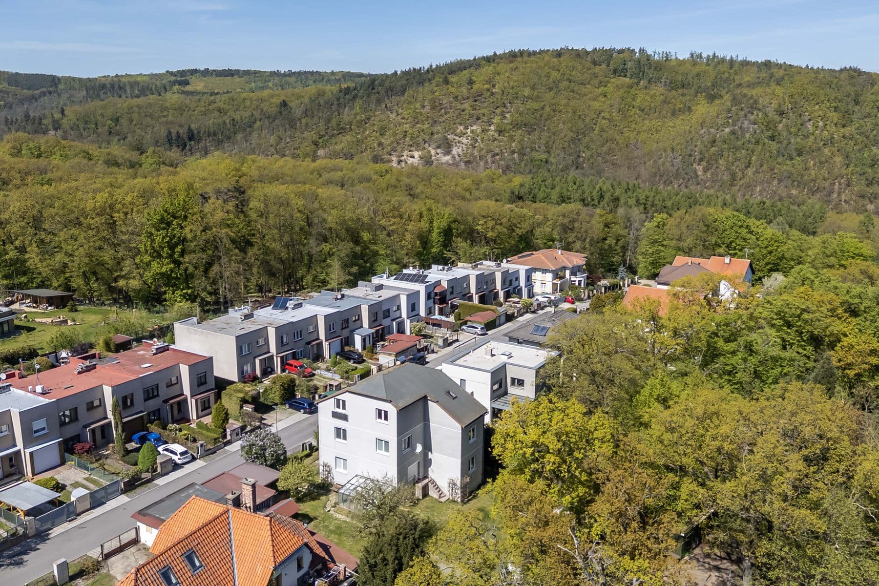 Prodej domu 252 m², pozemek 710 m², Olbrachtova, Černošice, Středočeský kraj Prodej domu 252 m², pozemek 710 m², Olbrachtova, Černošice, Středočeský kraj