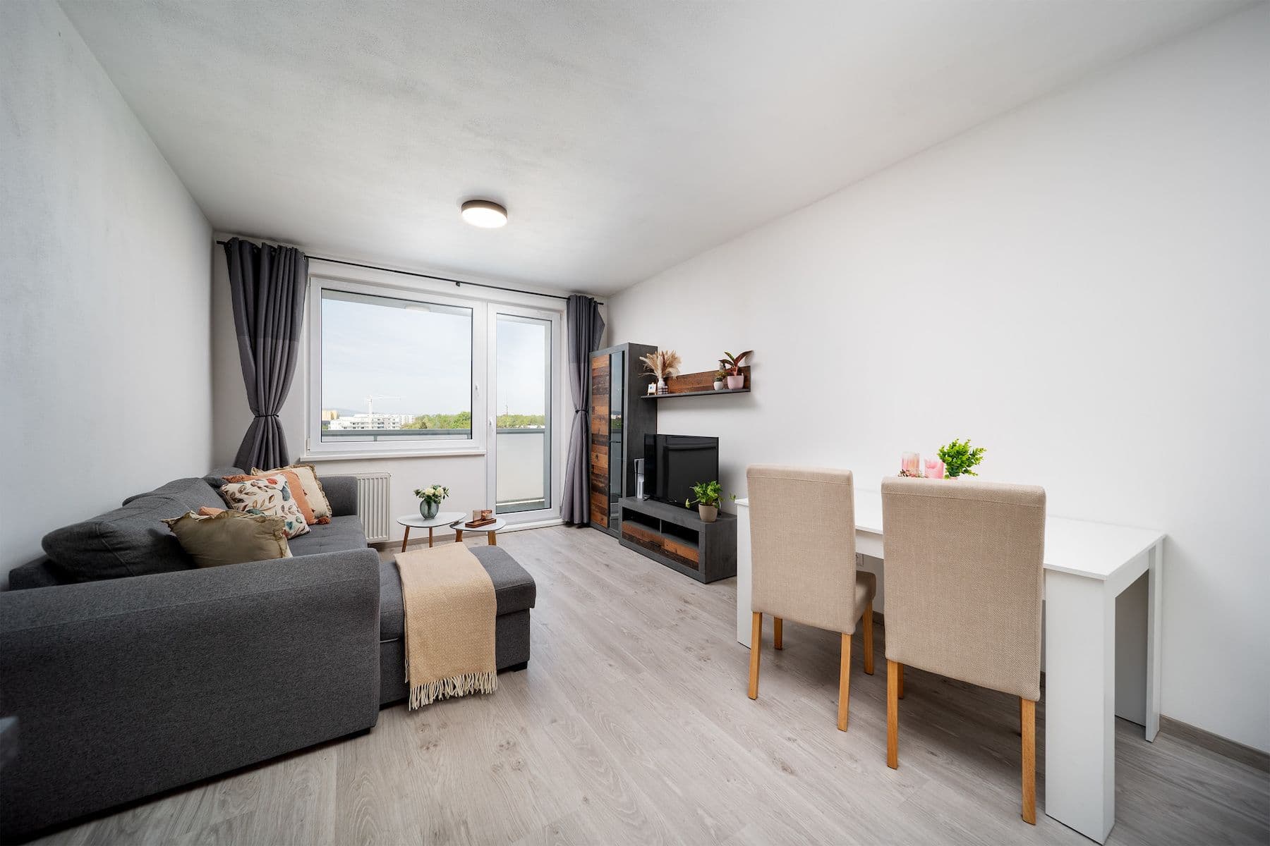 Prodej bytu 2+kk 42 m², Dlouhá, České Budějovice, Jihočeský kraj Prodej bytu 2+kk 42 m², Dlouhá, České Budějovice, Jihočeský kraj