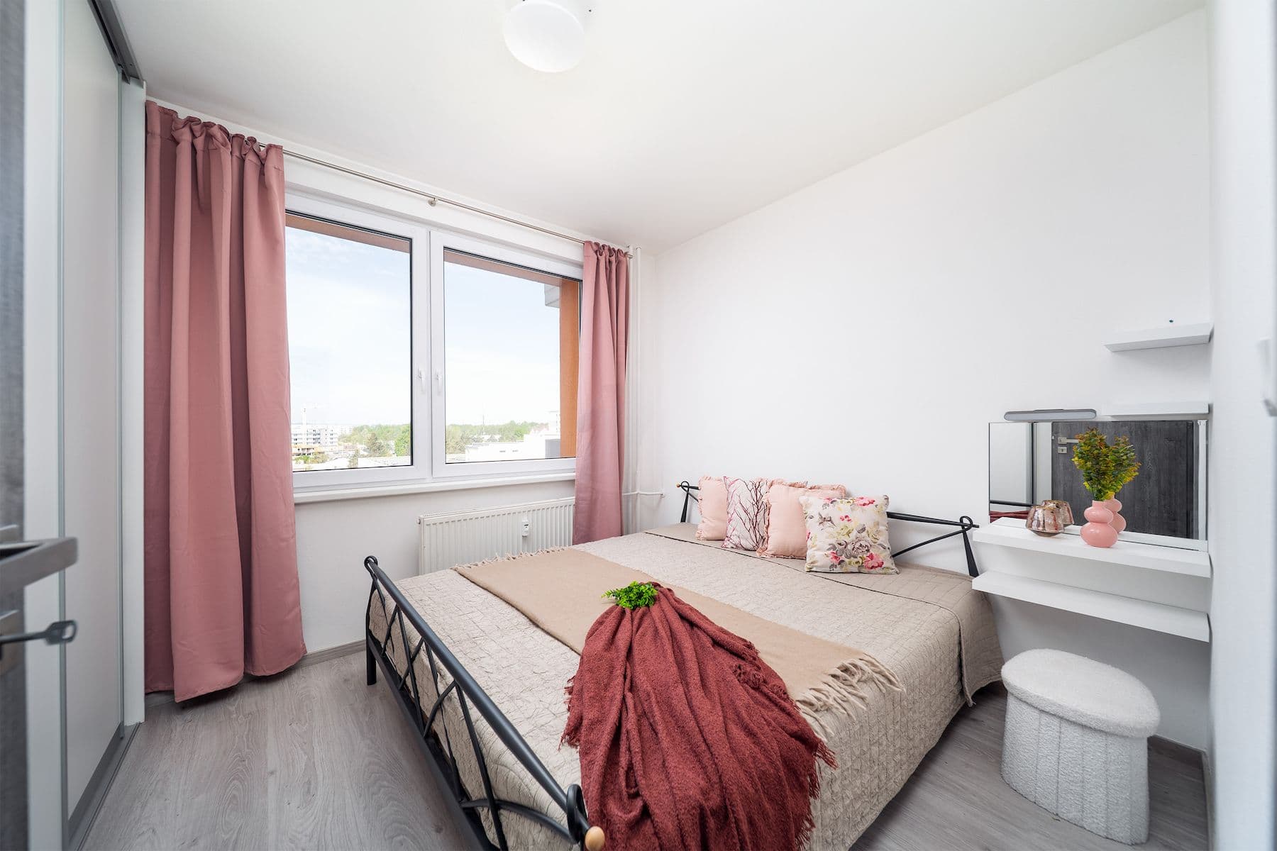 Prodej bytu 2+kk 42 m², Dlouhá, České Budějovice, Jihočeský kraj Prodej bytu 2+kk 42 m², Dlouhá, České Budějovice, Jihočeský kraj