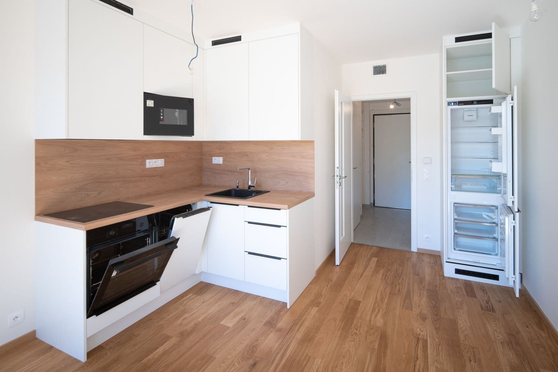 Pronájem bytu 1+kk 30 m², Komárkova, Praha, Praha Pronájem bytu 1+kk 30 m², Komárkova, Praha, Praha