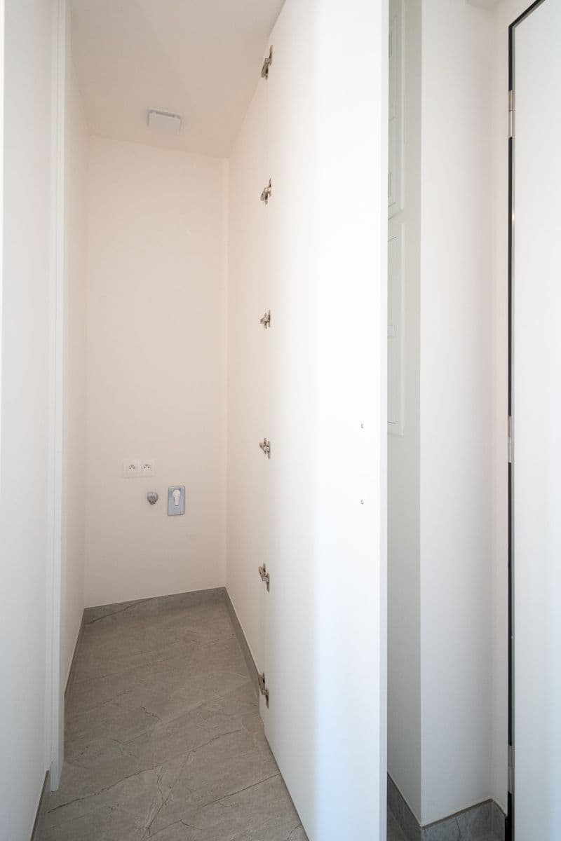 Pronájem bytu 1+kk 30 m², Komárkova, Praha, Praha Pronájem bytu 1+kk 30 m², Komárkova, Praha, Praha
