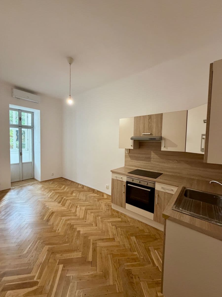 Pronájem bytu 1+1 45 m², Dukelských hrdinů, Praha, Praha Pronájem bytu 1+1 45 m², Dukelských hrdinů, Praha, Praha