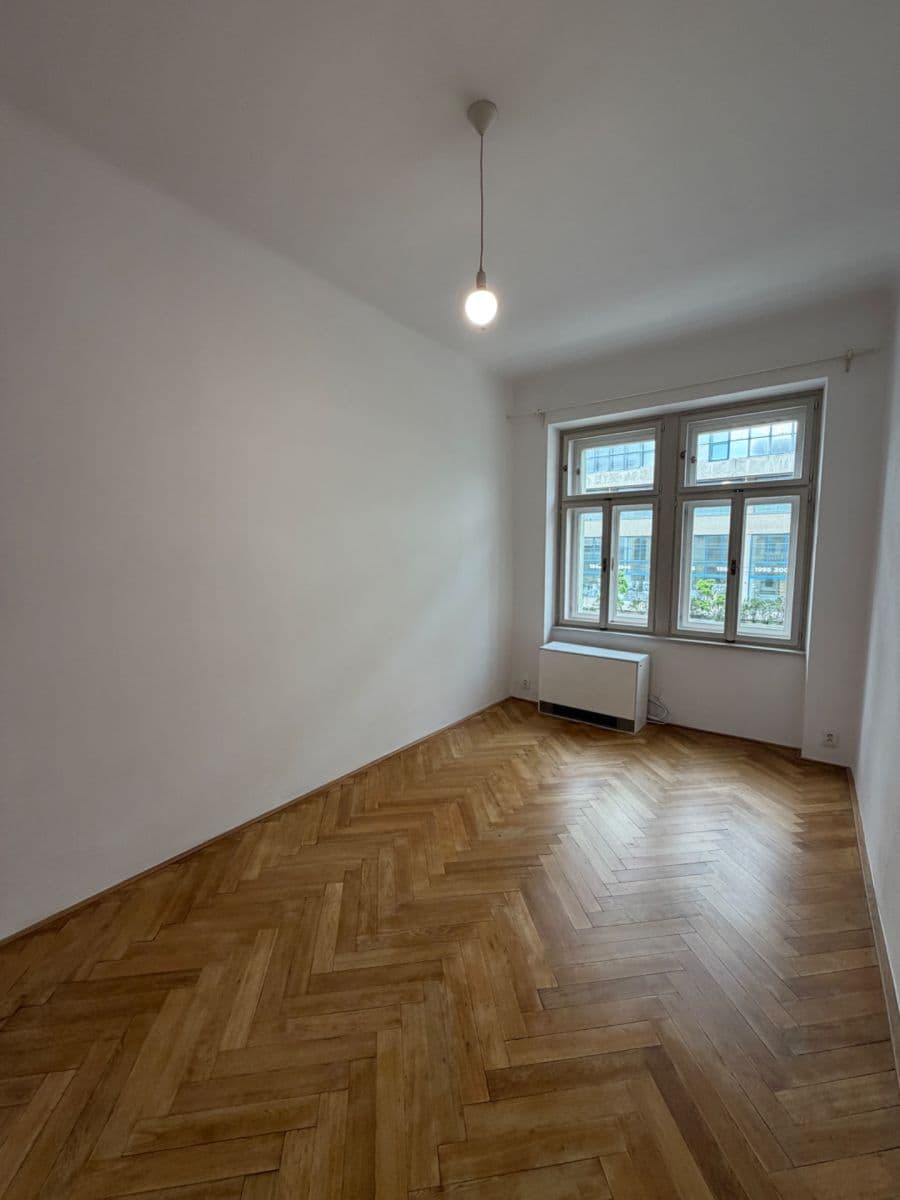 Pronájem bytu 1+1 45 m², Dukelských hrdinů, Praha, Praha Pronájem bytu 1+1 45 m², Dukelských hrdinů, Praha, Praha