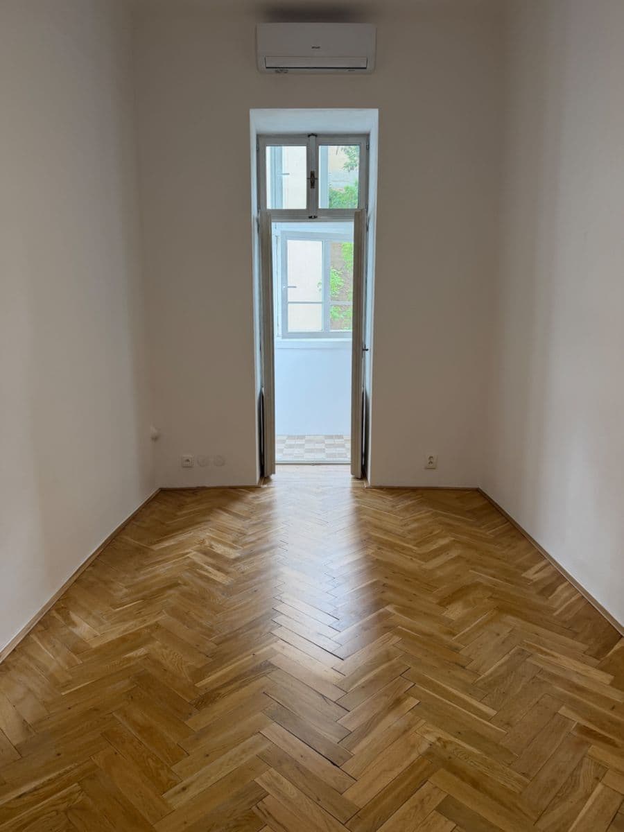 Pronájem bytu 1+1 45 m², Dukelských hrdinů, Praha, Praha Pronájem bytu 1+1 45 m², Dukelských hrdinů, Praha, Praha