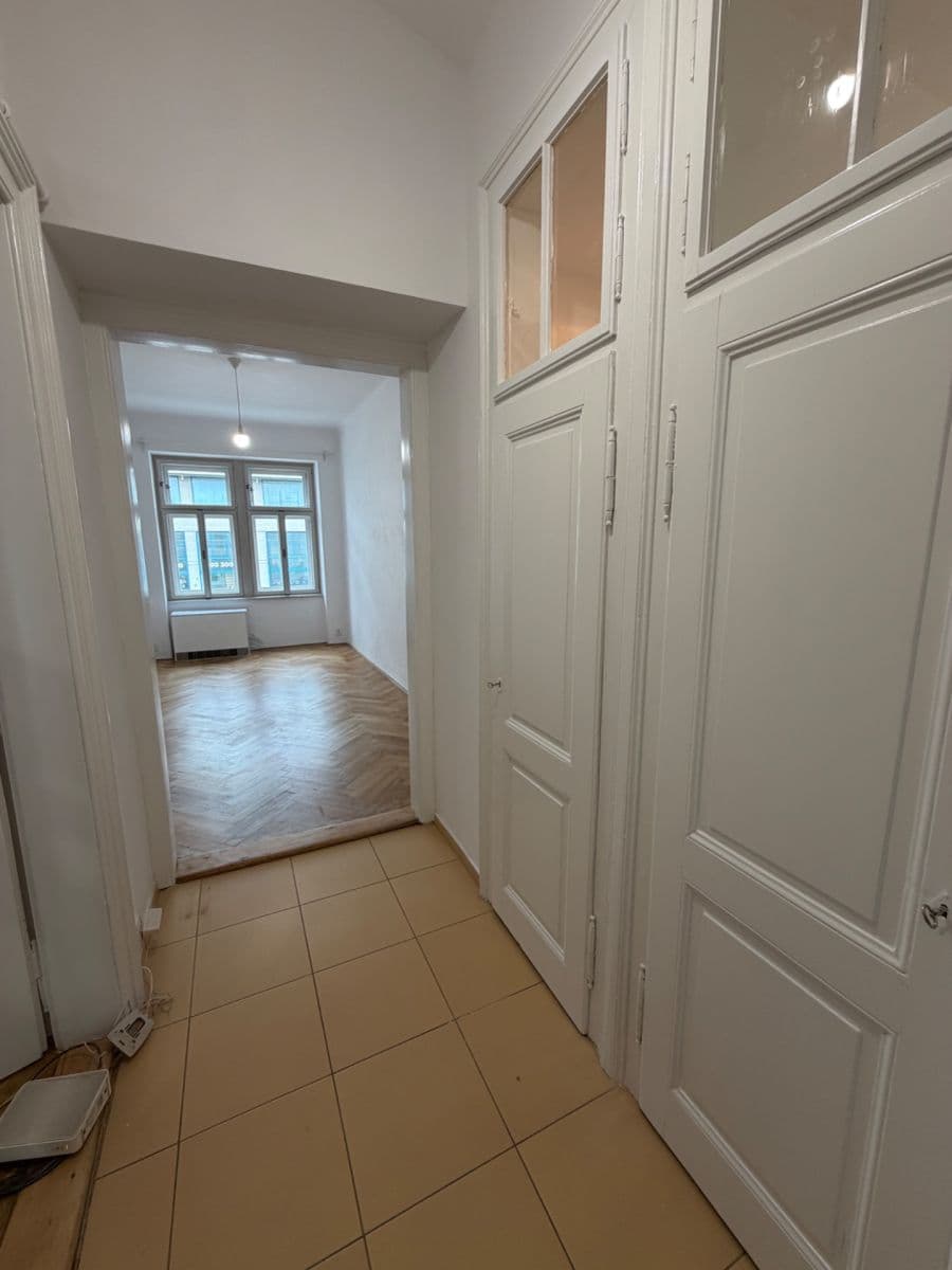 Pronájem bytu 1+1 45 m², Dukelských hrdinů, Praha, Praha Pronájem bytu 1+1 45 m², Dukelských hrdinů, Praha, Praha