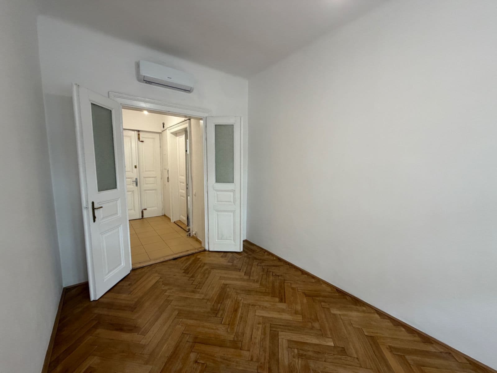 Pronájem bytu 1+1 45 m², Dukelských hrdinů, Praha, Praha Pronájem bytu 1+1 45 m², Dukelských hrdinů, Praha, Praha