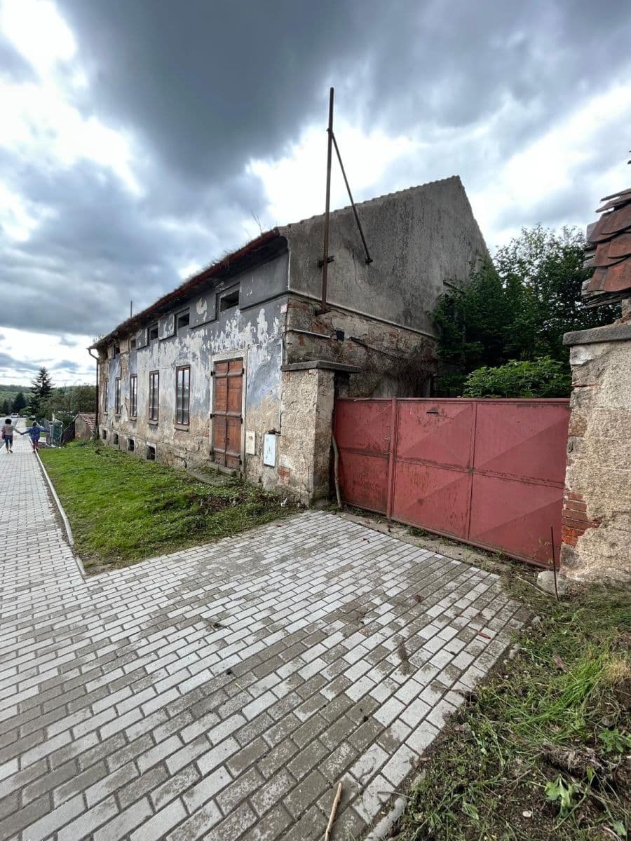 Prodej pozemku 1.004 m², Kamenice, Středočeský kraj Prodej pozemku 1.004 m², Kamenice, Středočeský kraj