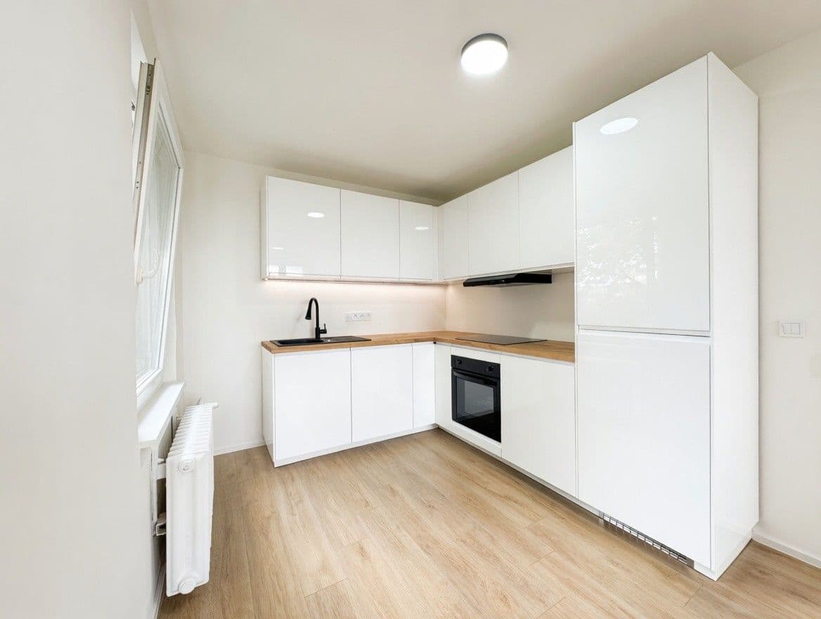 Prodej bytu 3+kk 54 m², K Šafránce, Praha, Praha Prodej bytu 3+kk 54 m², K Šafránce, Praha, Praha