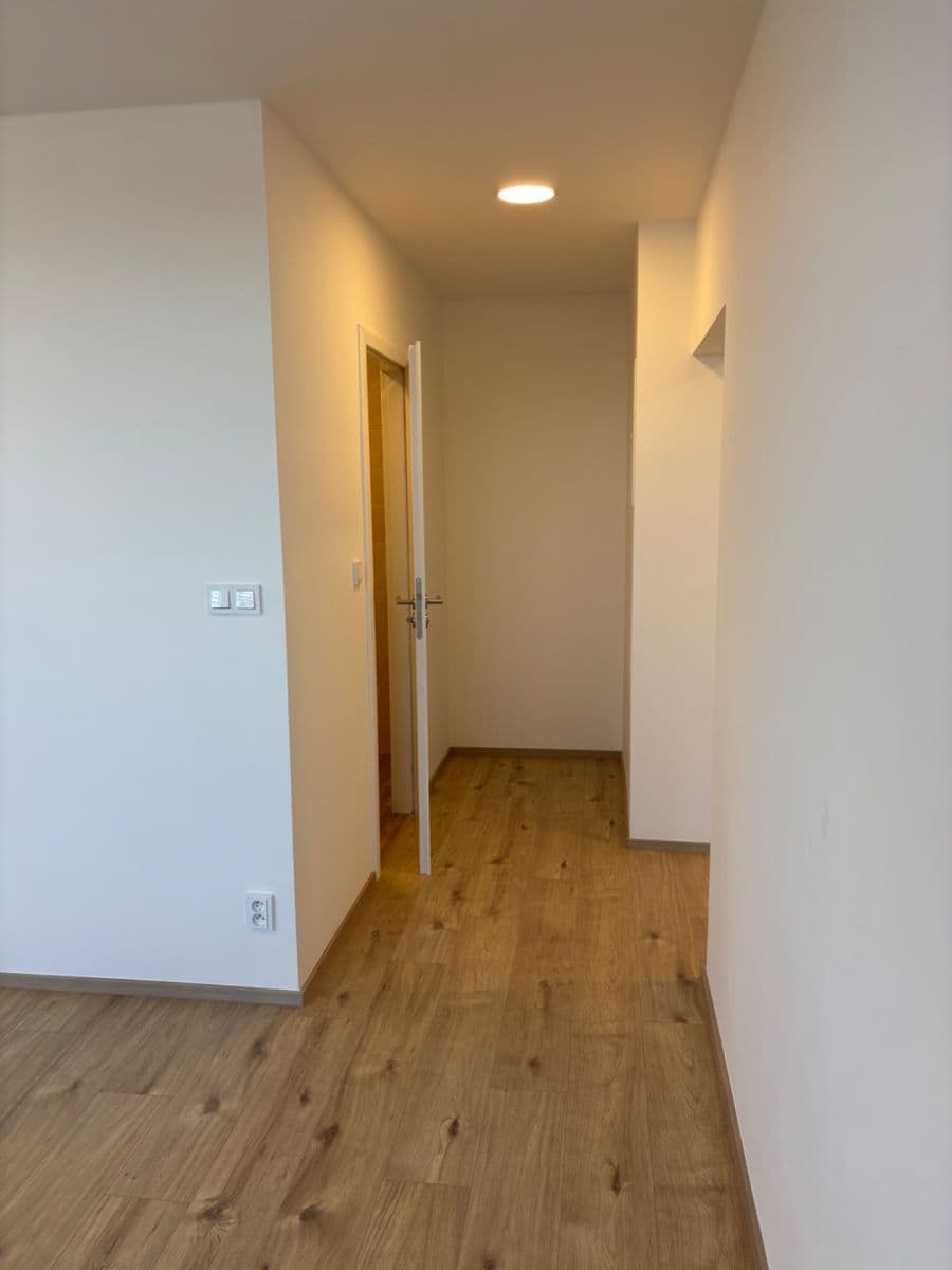 Pronájem bytu 3+kk 61 m², Rákosníkova, Neveklov, Středočeský kraj Pronájem bytu 3+kk 61 m², Rákosníkova, Neveklov, Středočeský kraj