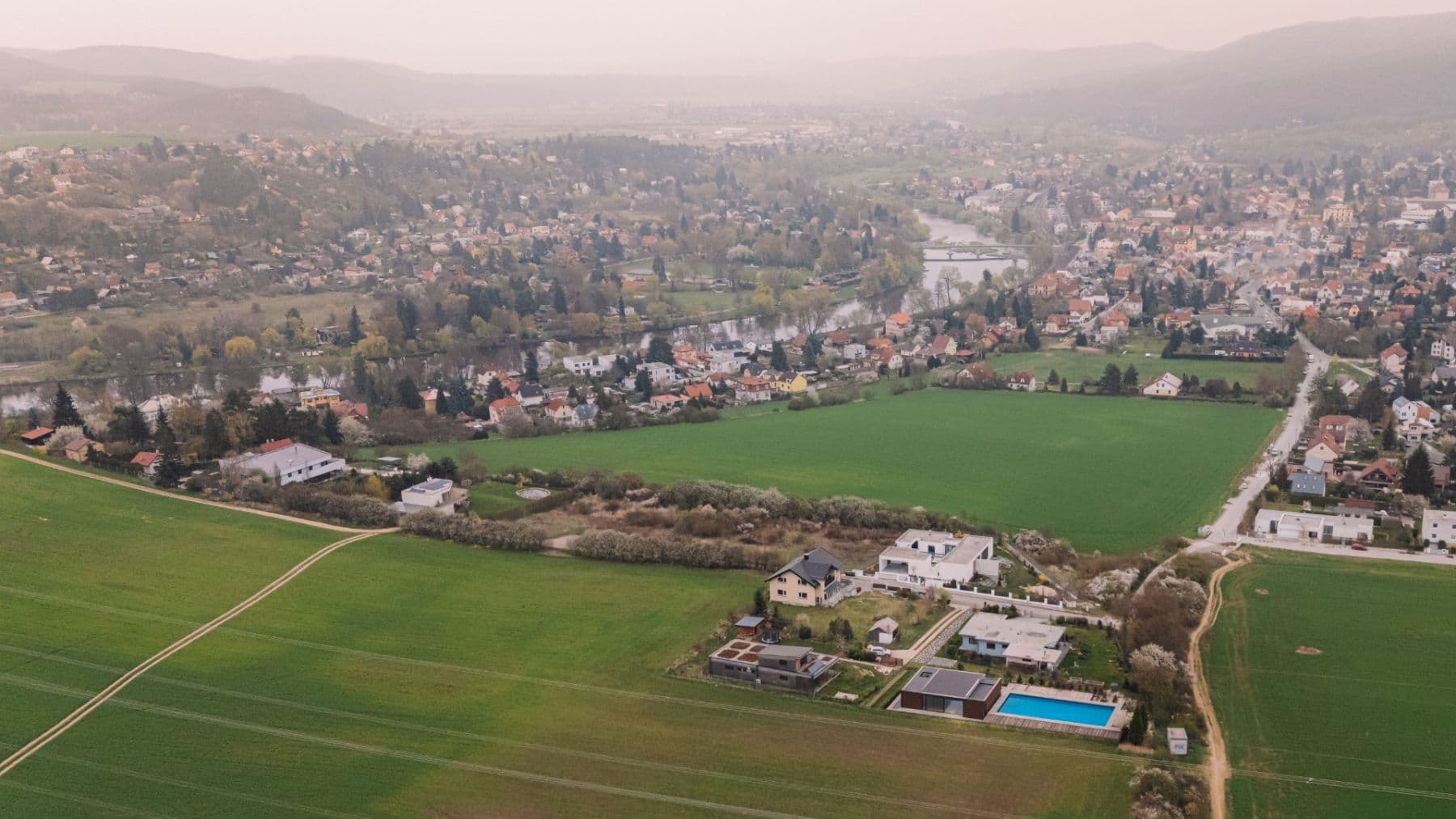 Prodej pozemku 1.594 m², Pod Vrážkou, Řevnice, Středočeský kraj Prodej pozemku 1.594 m², Pod Vrážkou, Řevnice, Středočeský kraj