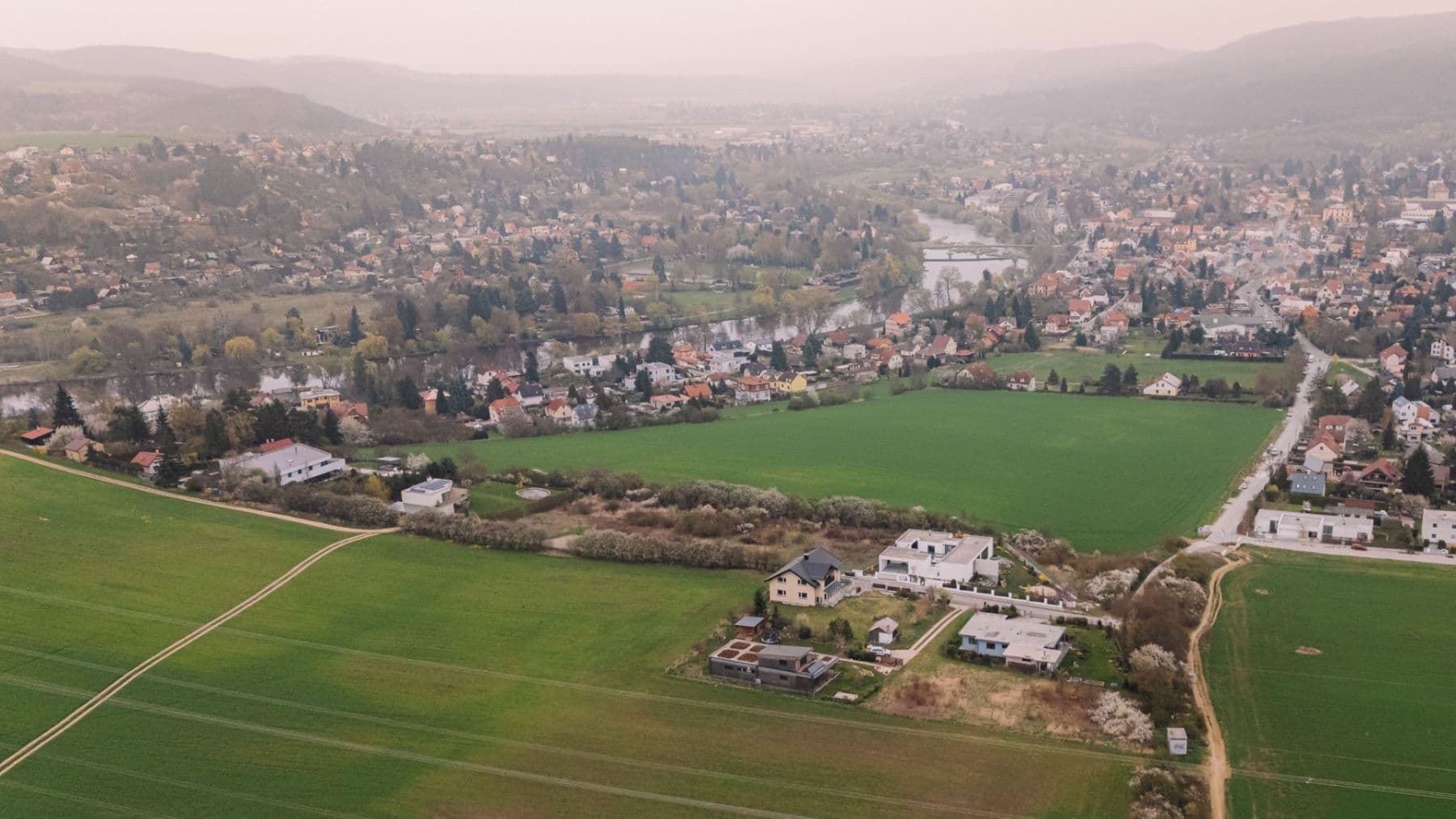 Prodej pozemku 1.594 m², Pod Vrážkou, Řevnice, Středočeský kraj Prodej pozemku 1.594 m², Pod Vrážkou, Řevnice, Středočeský kraj