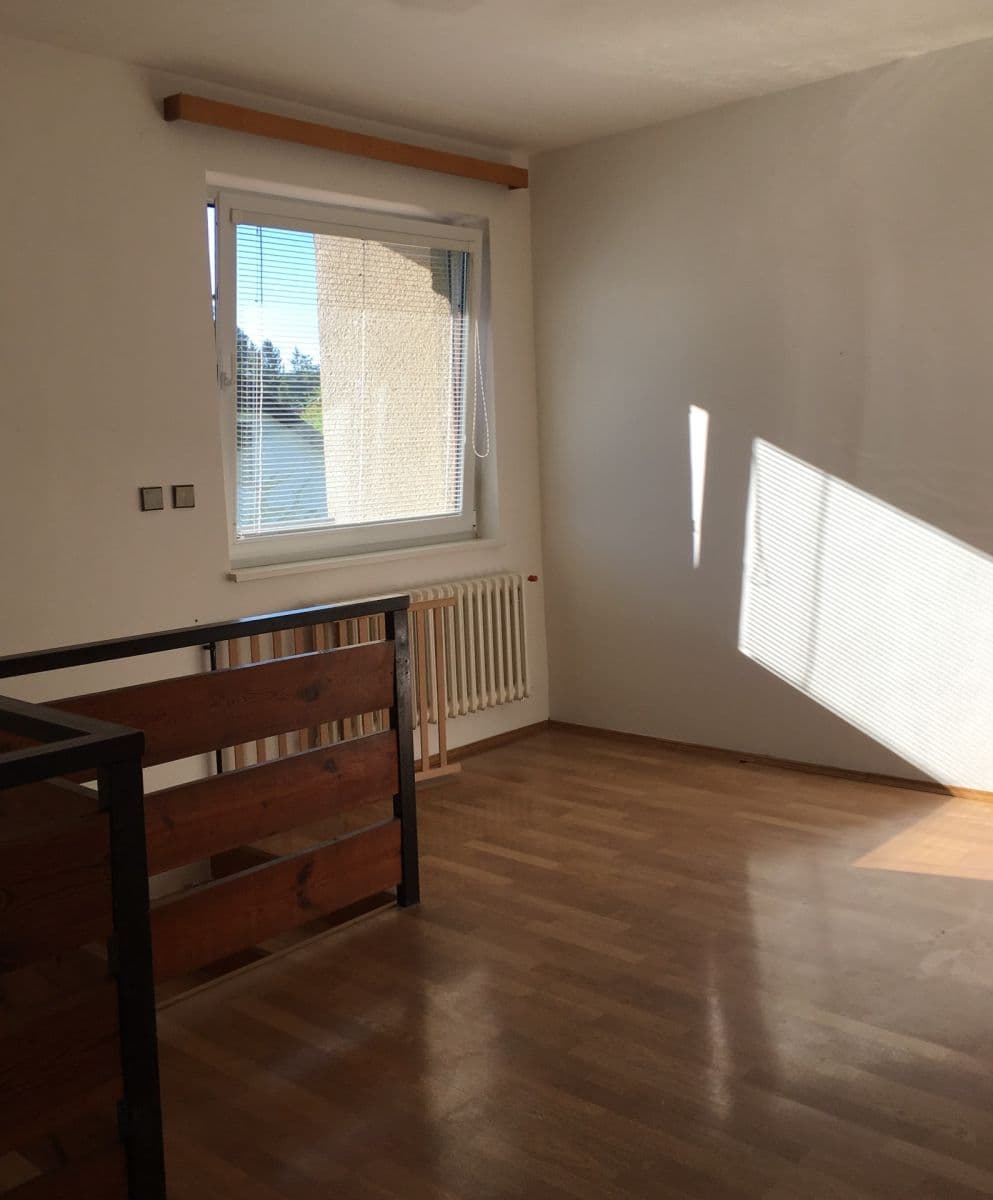 Pronájem bytu 6+1 125 m², V Souhradí, Řevnice, Středočeský kraj Pronájem bytu 6+1 125 m², V Souhradí, Řevnice, Středočeský kraj