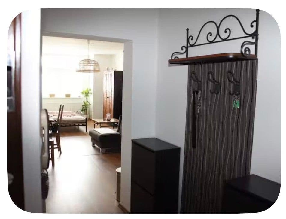 Pronájem bytu 1+kk 40 m², Orlická, Praha, Praha Pronájem bytu 1+kk 40 m², Orlická, Praha, Praha