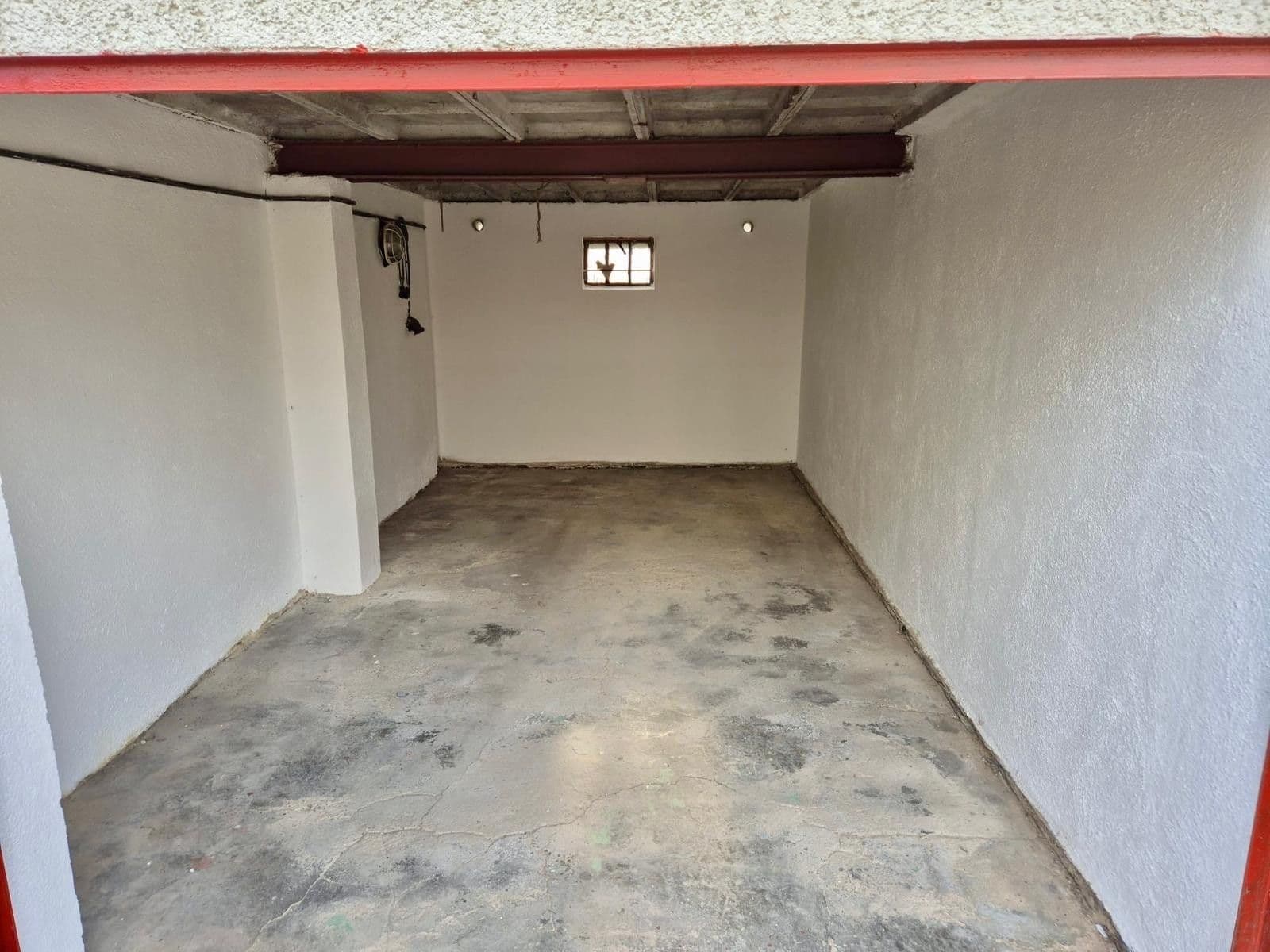 Prodej garáže 20 m², K Pazderně, Benešov, Středočeský kraj Prodej garáže 20 m², K Pazderně, Benešov, Středočeský kraj