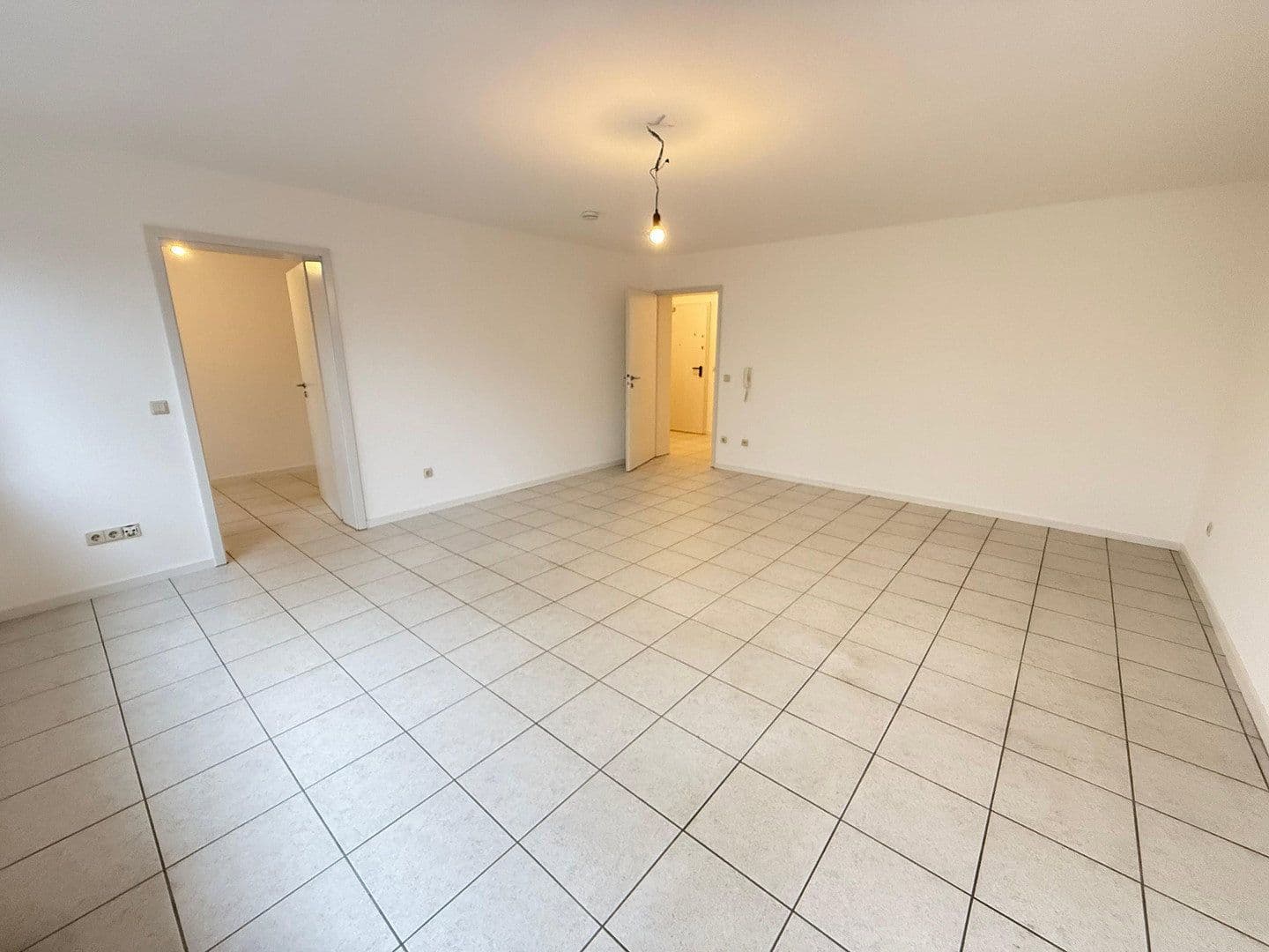 Pronájem bytu 1+kk 44 m², Rastatt, Bádensko-Württembersko Pronájem bytu 1+kk 44 m², Rastatt, Bádensko-Württembersko