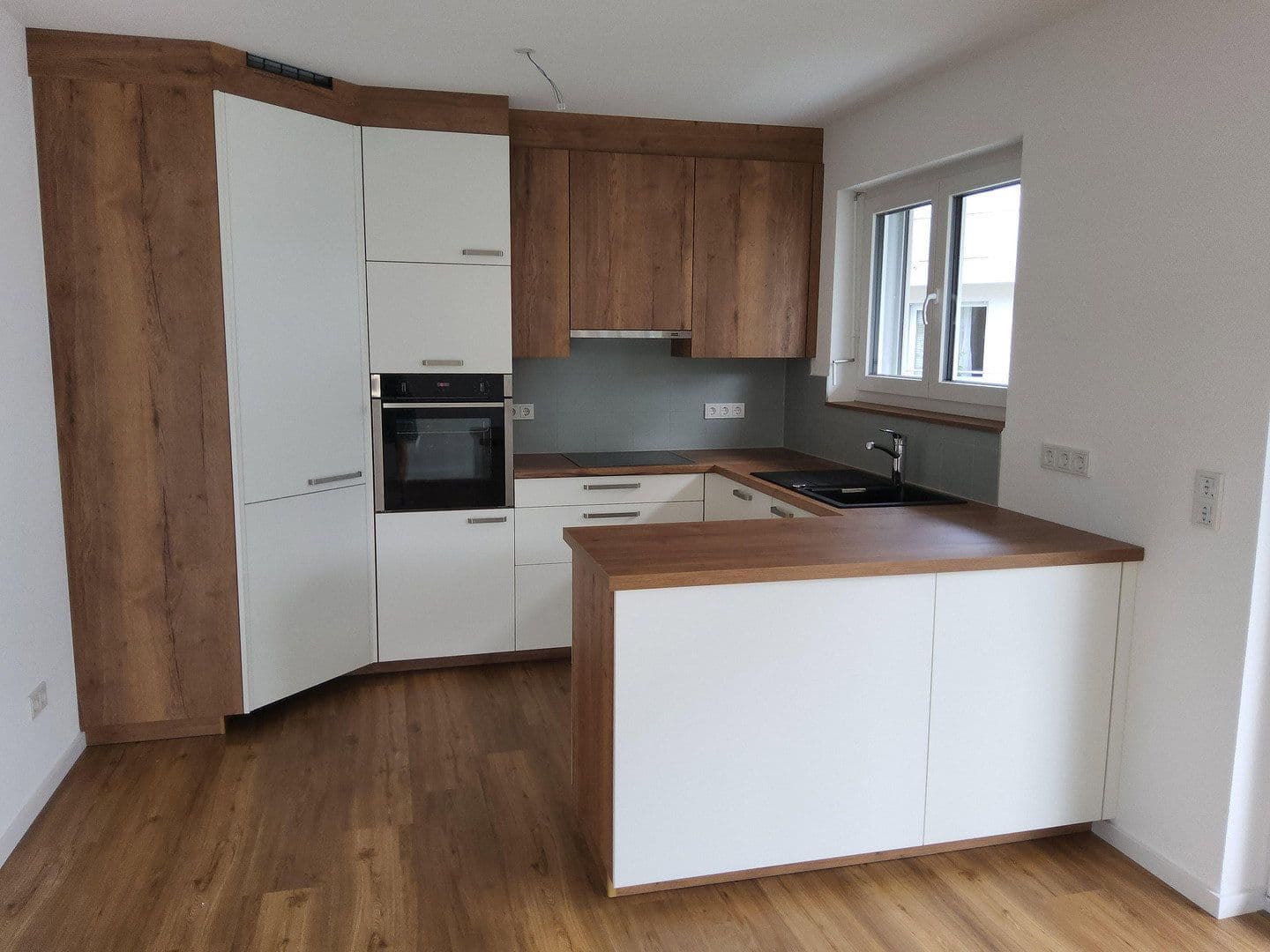 Pronájem bytu 3+1 106 m², Kandern, Bádensko-Württembersko Pronájem bytu 3+1 106 m², Kandern, Bádensko-Württembersko