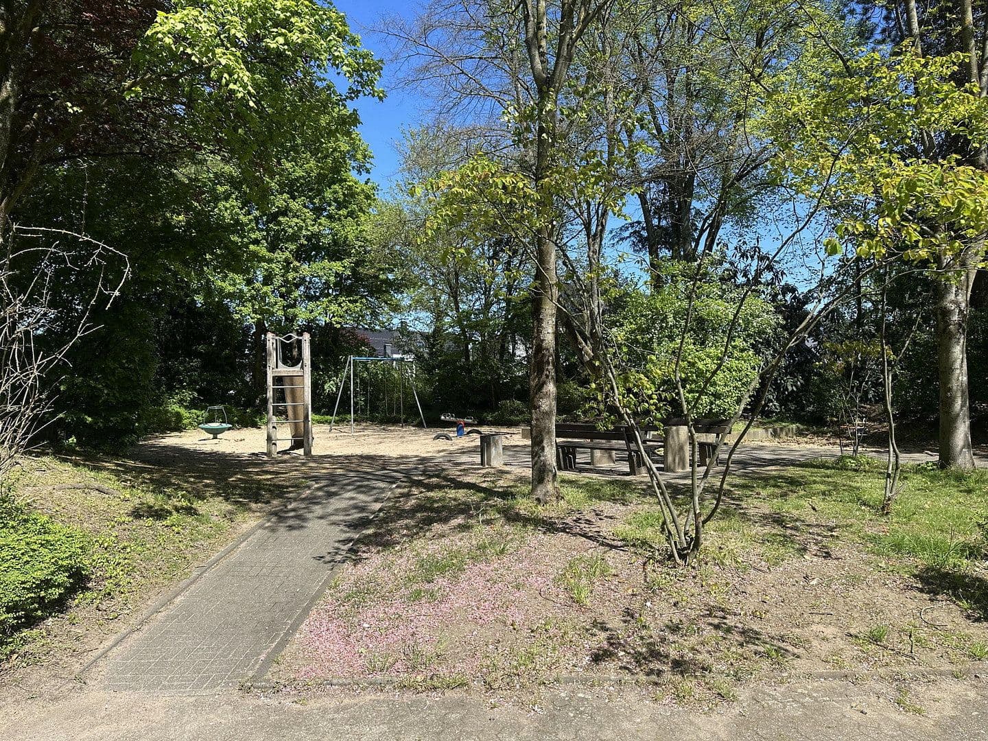 Prodej bytu 1+1 45 m², Hilden, Severní Porýní-Vestfálsko Prodej bytu 1+1 45 m², Hilden, Severní Porýní-Vestfálsko