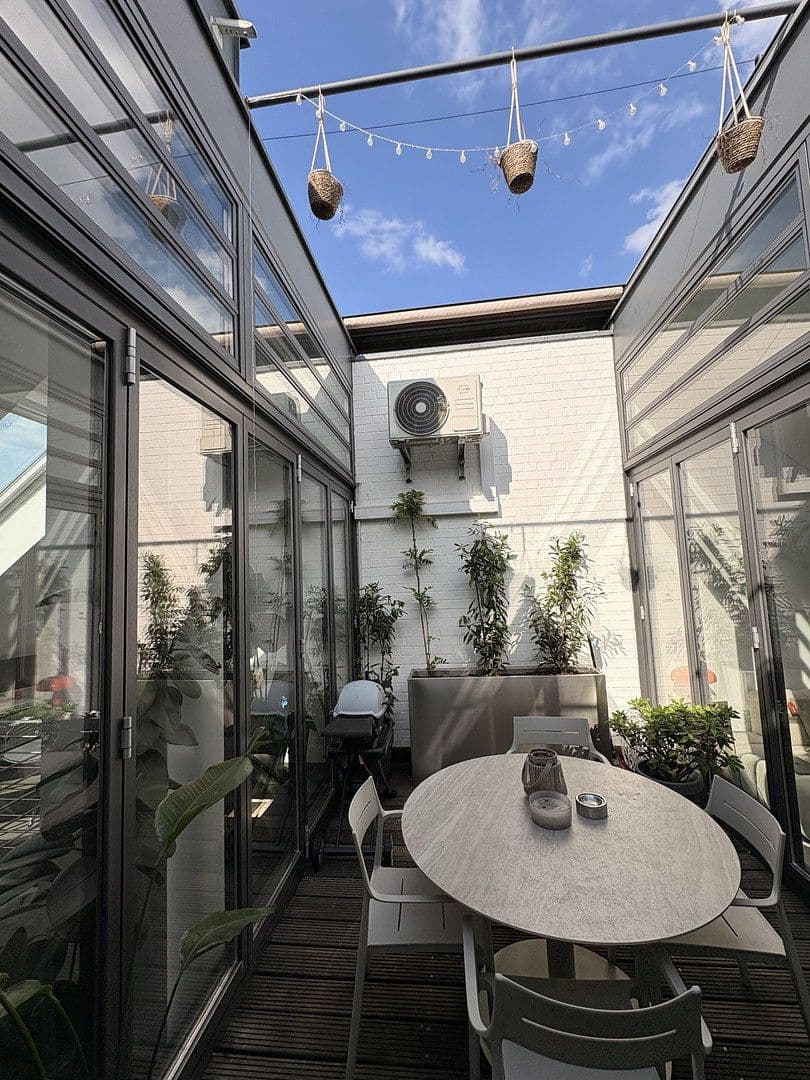 Prodej bytu 2+kk 101 m², Frankfurt, Hessen Prodej bytu 2+kk 101 m², Frankfurt, Hessen