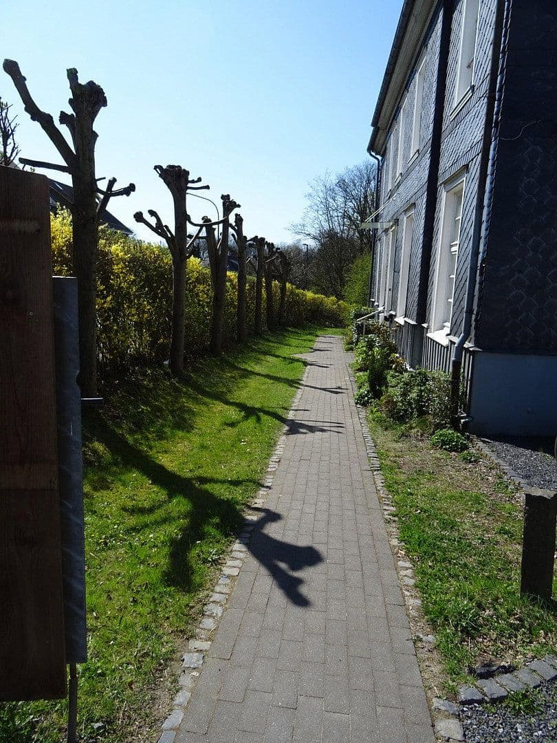 Pronájem domu 350 m², pozemek 2.500 m², Neuenhöhe 85, Wermelskirchen, Severní Porýní-Vestfálsko Pronájem domu 350 m², pozemek 2.500 m², Neuenhöhe 85, Wermelskirchen, Severní Porýní-Vestfálsko