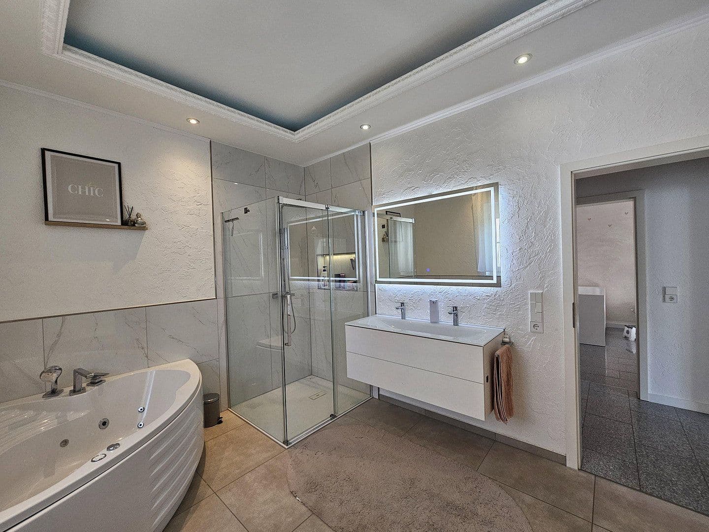 Prodej domu 180 m², pozemek 620 m², Bad Buchau, Bádensko-Württembersko Prodej domu 180 m², pozemek 620 m², Bad Buchau, Bádensko-Württembersko