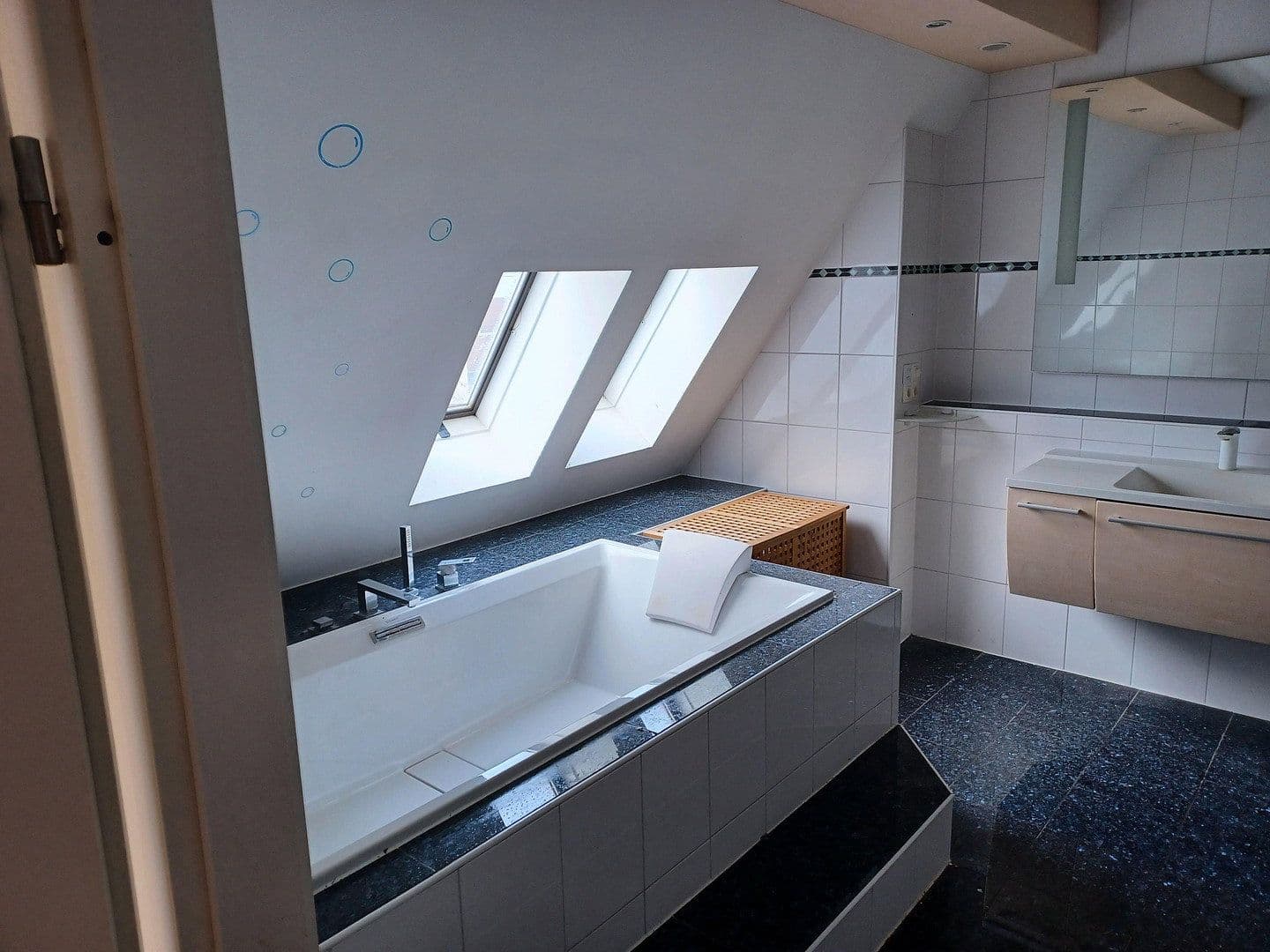 Prodej bytu 4+1 210 m², Paulsborner Strasse 10, Berlin, Berlín Prodej bytu 4+1 210 m², Paulsborner Strasse 10, Berlin, Berlín