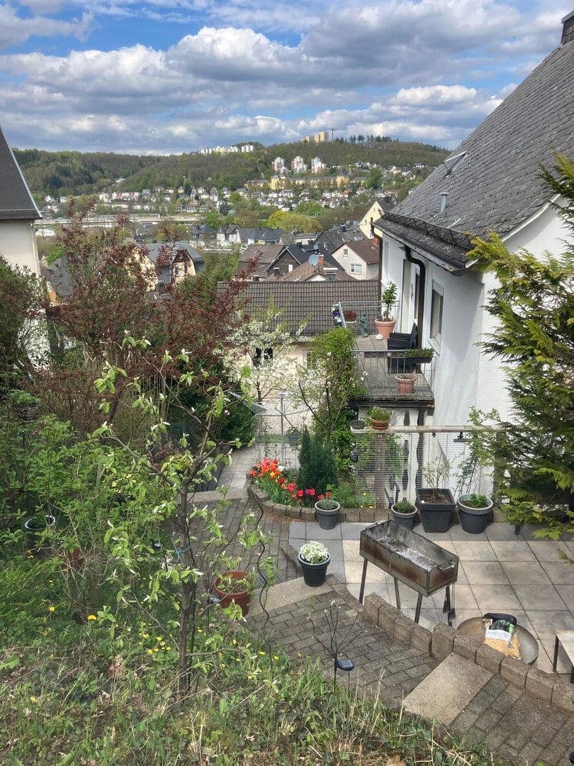 Prodej domu 185 m², pozemek 572 m², Siegen, Severní Porýní-Vestfálsko Prodej domu 185 m², pozemek 572 m², Siegen, Severní Porýní-Vestfálsko